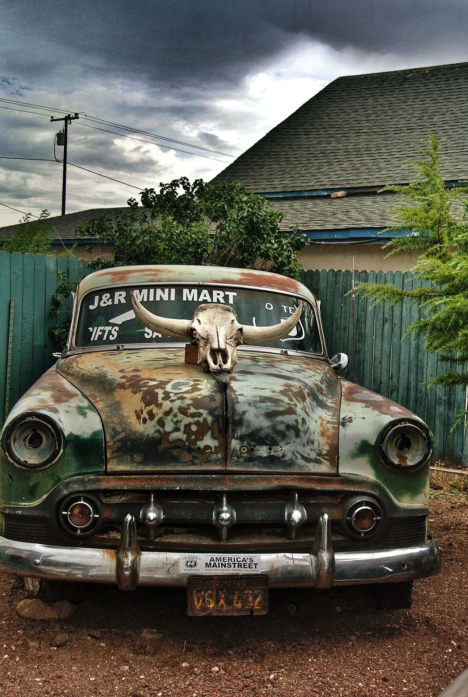 transportation, land vehicle, no people, vehicle, car, engine, retro, vintage, garage, mode of transportation, abandoned, cloudy sky, nostalgia, rusty, Phone HD Wallpaper