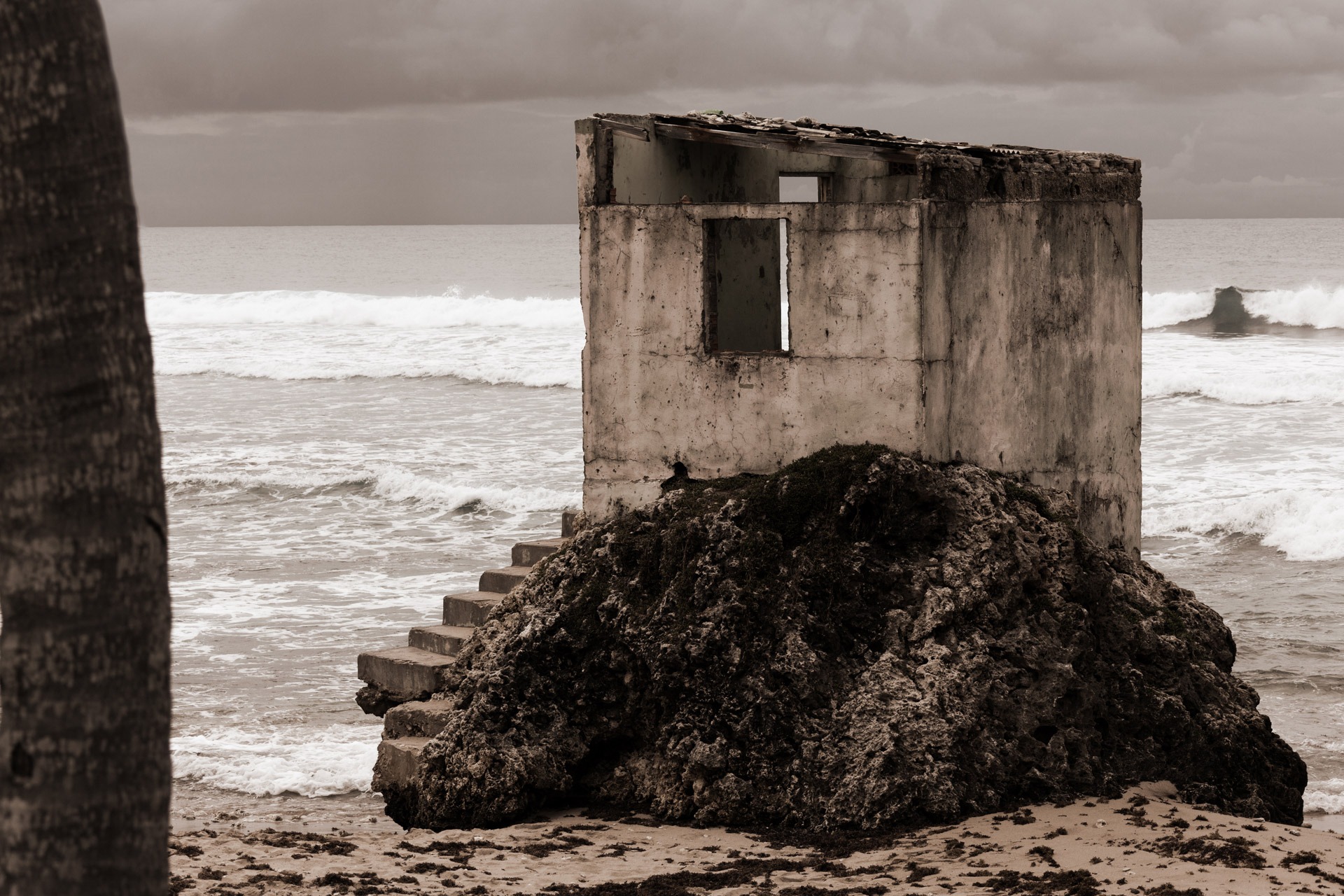 land, construction, scenics - nature, empty, structure, cloud - sky, ruin, post, beach, sea, house, solid, outdoors, sky, water, tranquility, broken, horizon, HD Wallpaper