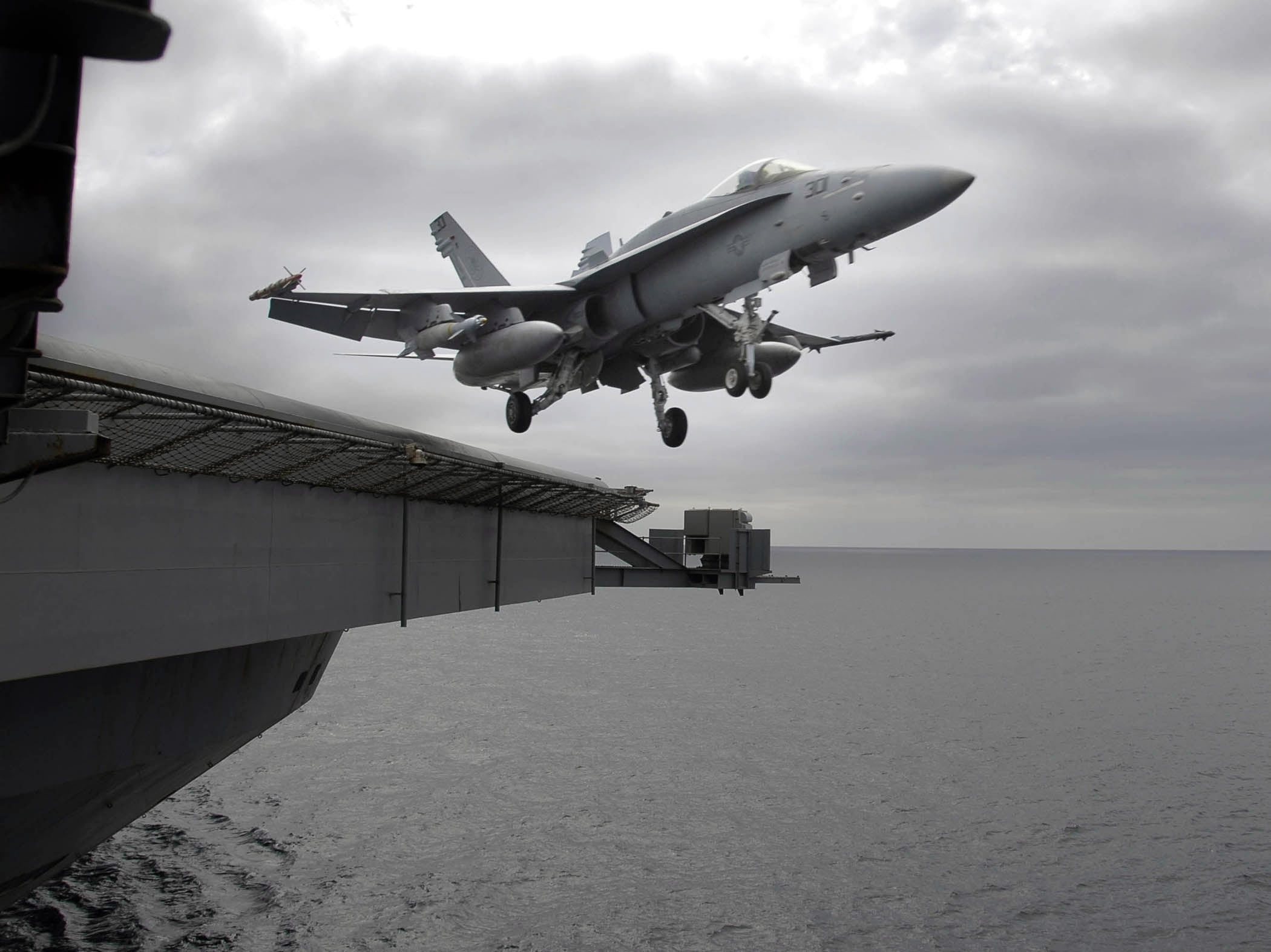 gray, horizon over water, fighter, f-18, aircraft carrier, no people, aviation, nautical, ocean, transportation, 1080P, launch, airplane, mode of transportation, HD Wallpaper