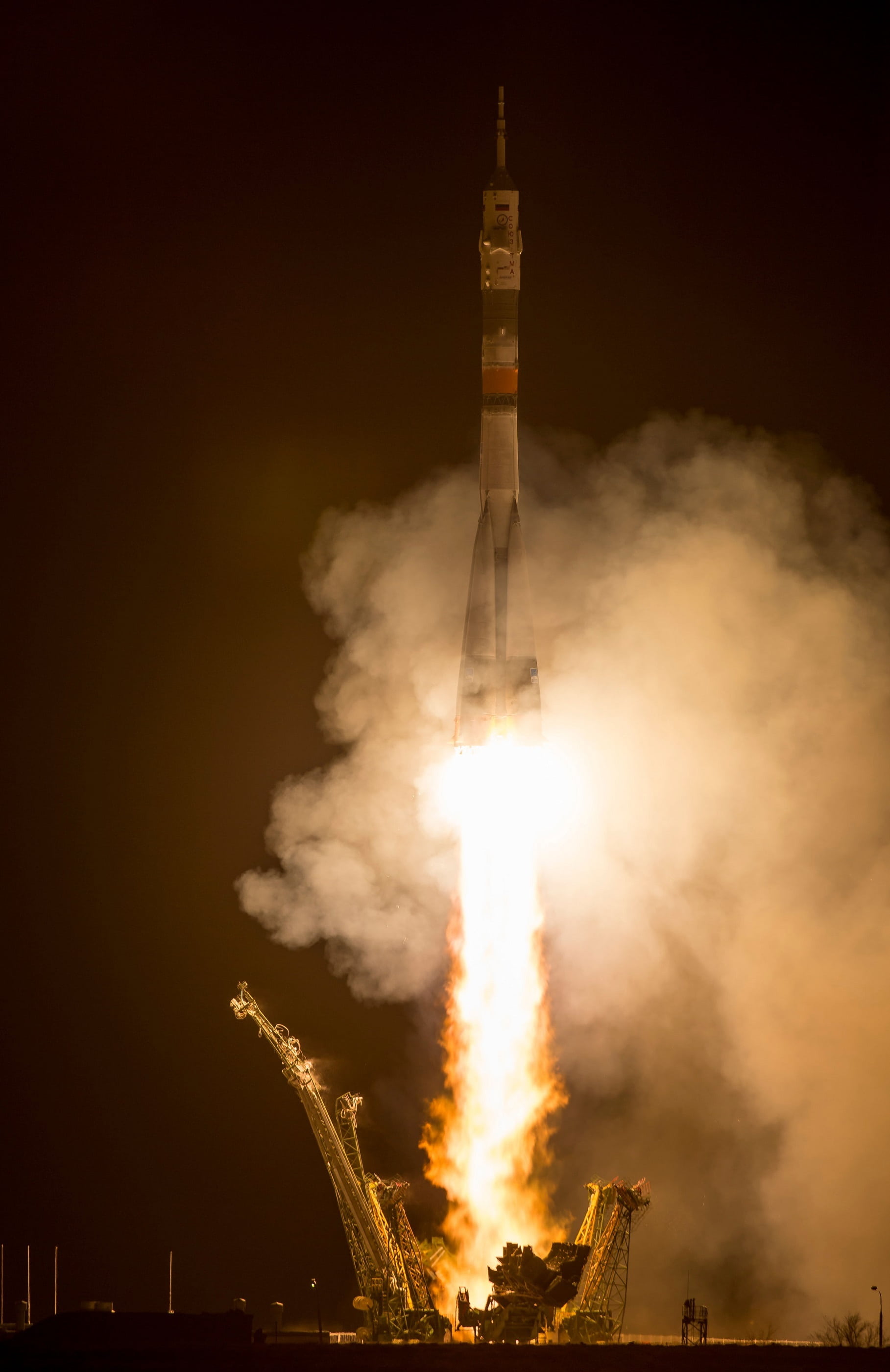taking off, science, motion, orbit, space travel vehicle, outdoors, pollution, travel, aerospace industry, spaceship, soyuz rocket, smoke - physical structure, Phone HD Wallpaper