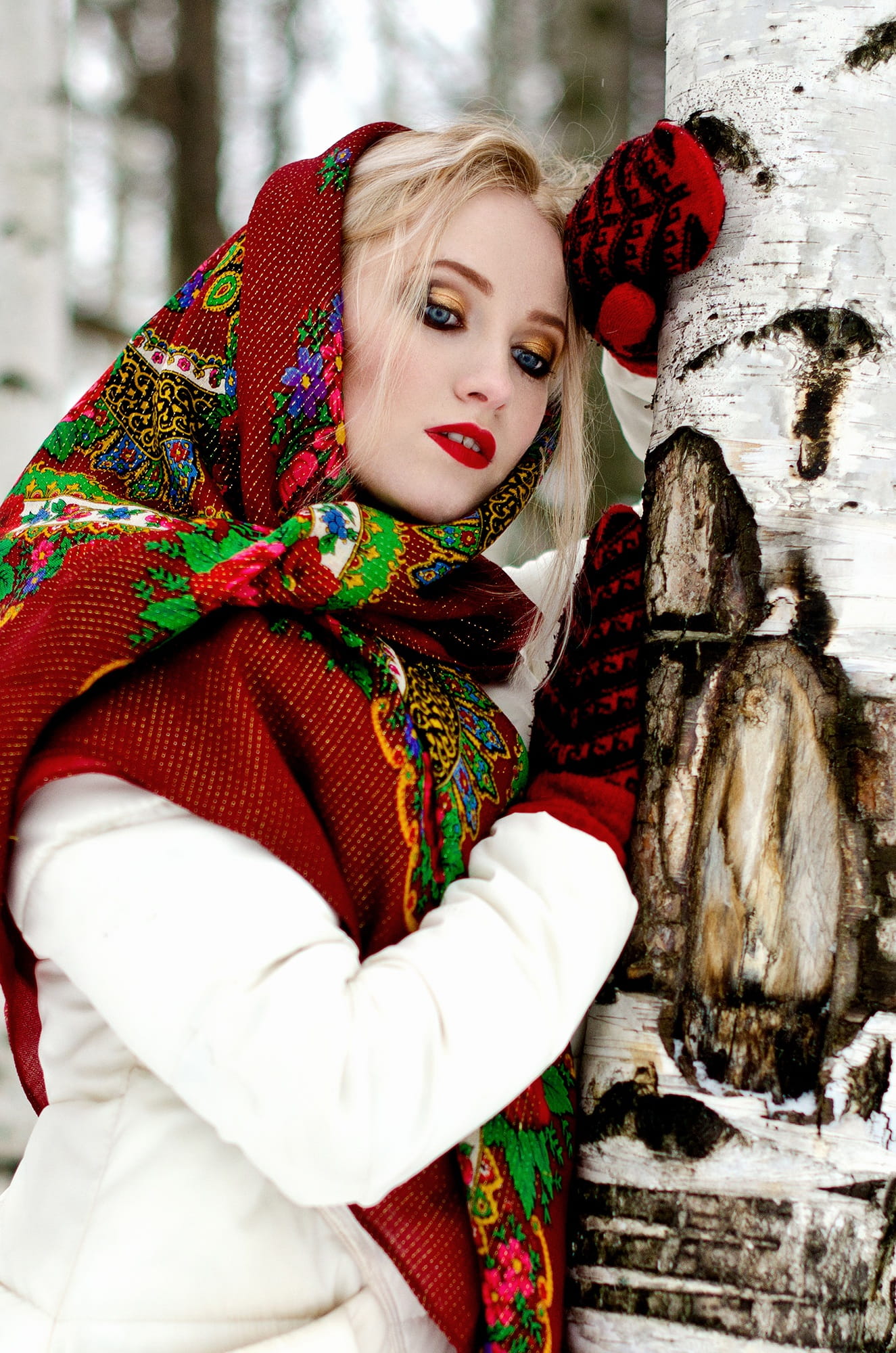 art, costume, fashion, outdoors, scarf, beauty, looking at camera, winter, clothing, women, grown up, young adult, kurtochka, portrait, hair, leisure activity, Phone HD Wallpaper