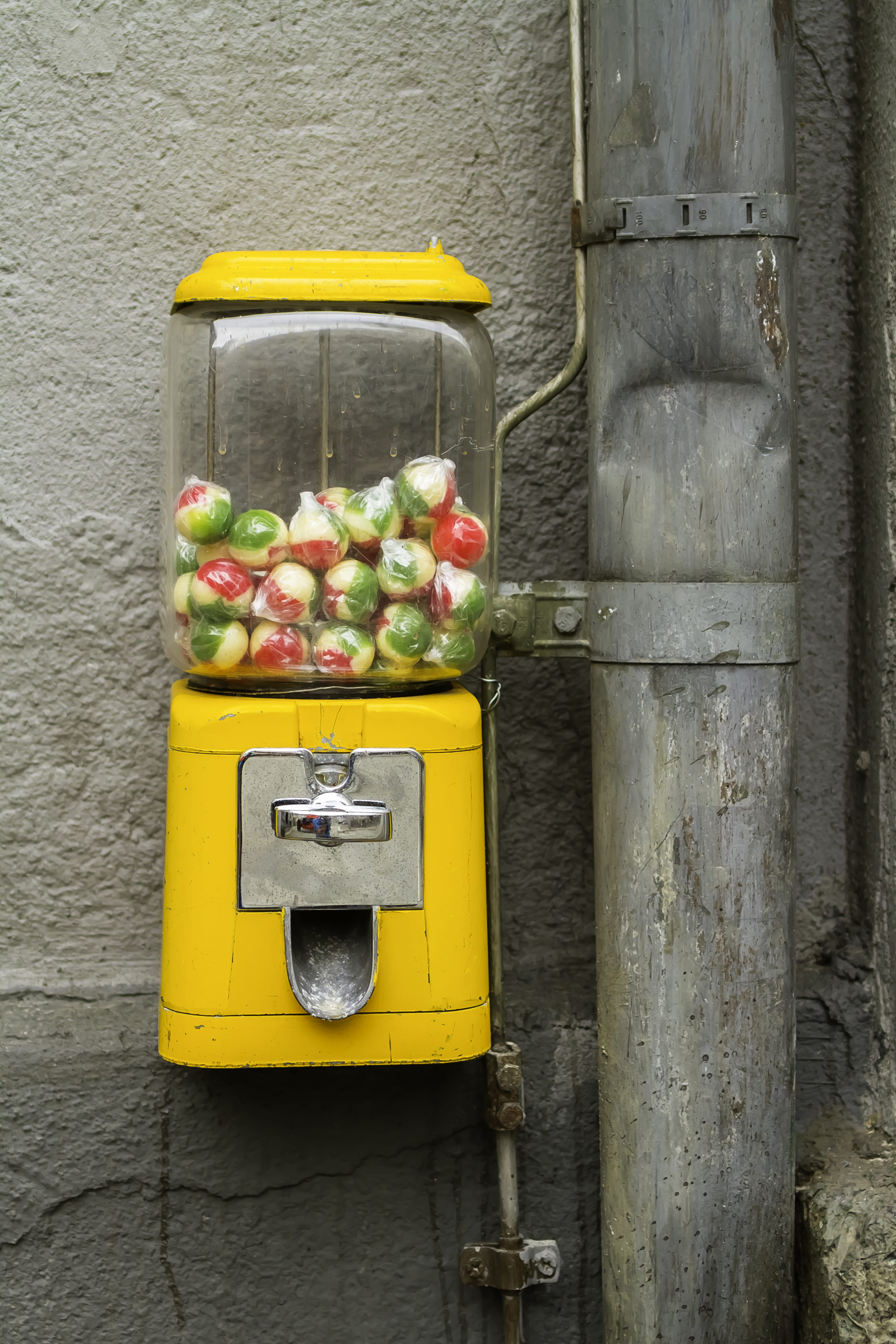 sweetness, wall - building feature, day, candy, surprise, coin, chewing gum, close-up, savings, vintage, city, mailbox, public mailbox, yellow, box, built structure, Phone HD Wallpaper