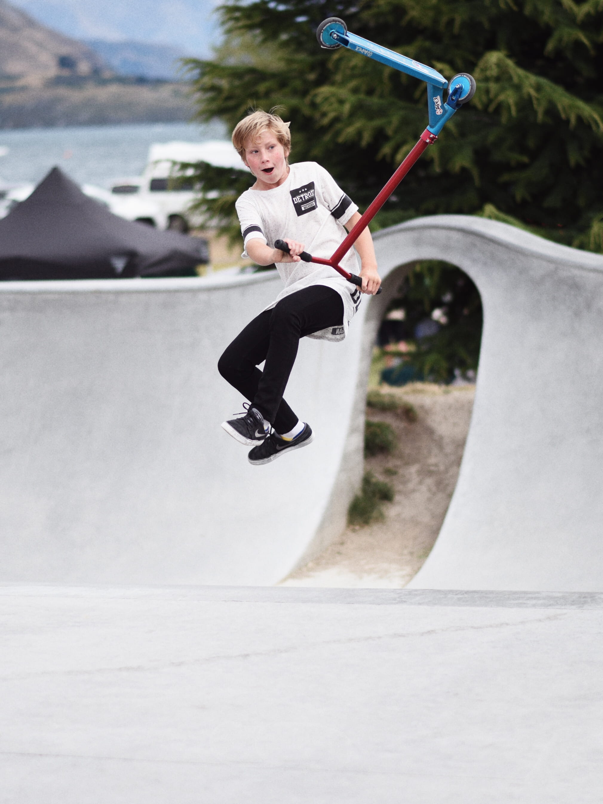 fun, motion, kick, males, skateboard park, one man only, red, mid-air, leisure Activity, healthy Lifestyle, adults Only, casual clothing, caucasian Ethnicity, Phone HD Wallpaper