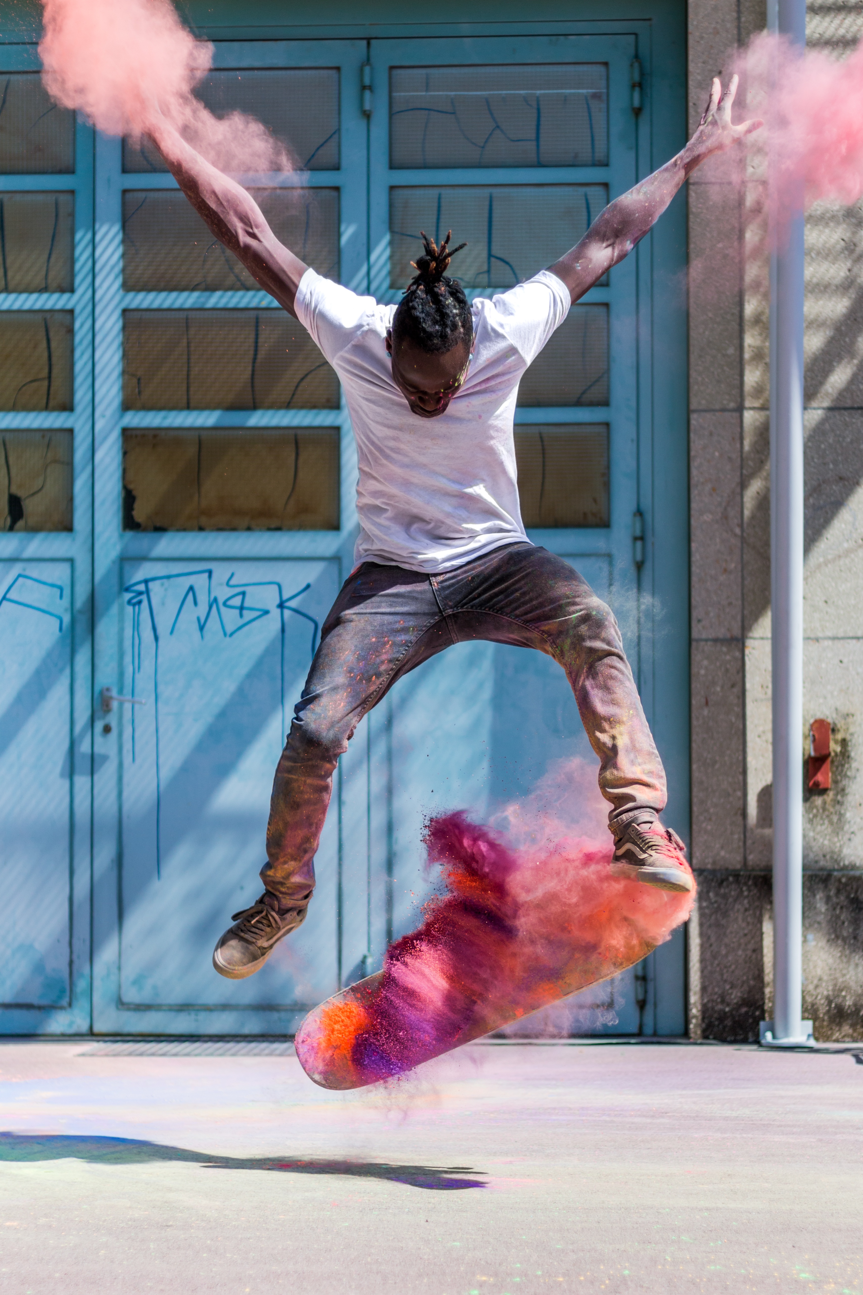 5K, sporty, human, full length, performance, powder, timelapse, young adult, skateboarding, enjoyment, dancing, skae, oli, assorted, vitality, jumping, Phone HD Wallpaper