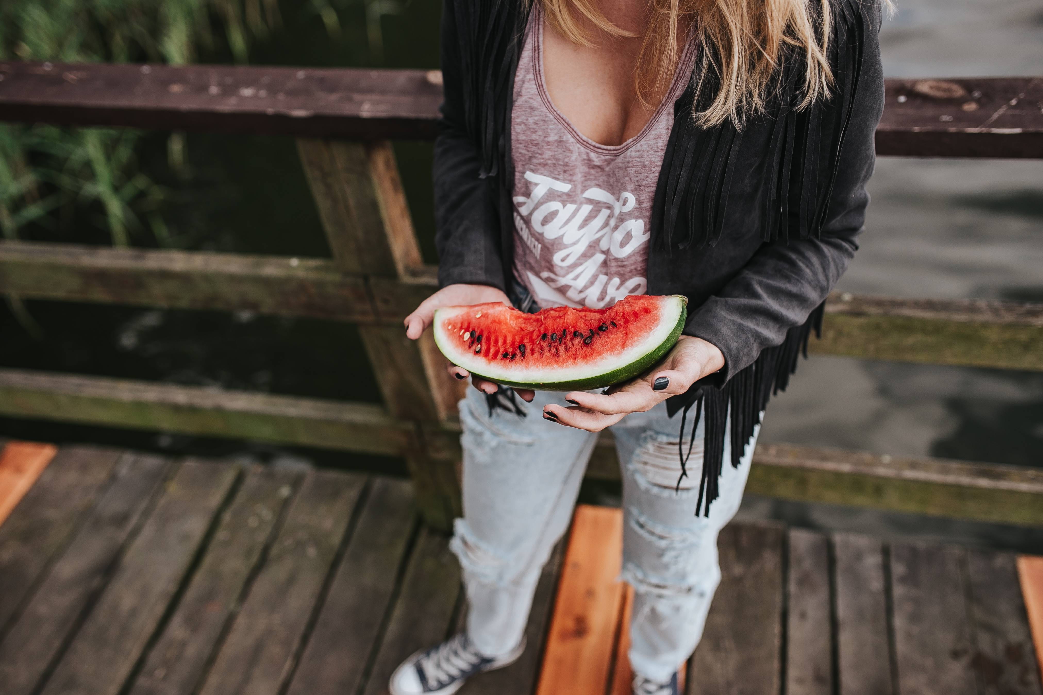 girl, healthy lifestyle, day, snack, females, caucasian Ethnicity, summer, holding, ripped, beautiful, jacket, hair, women, freshness, casual clothing, HD Wallpaper