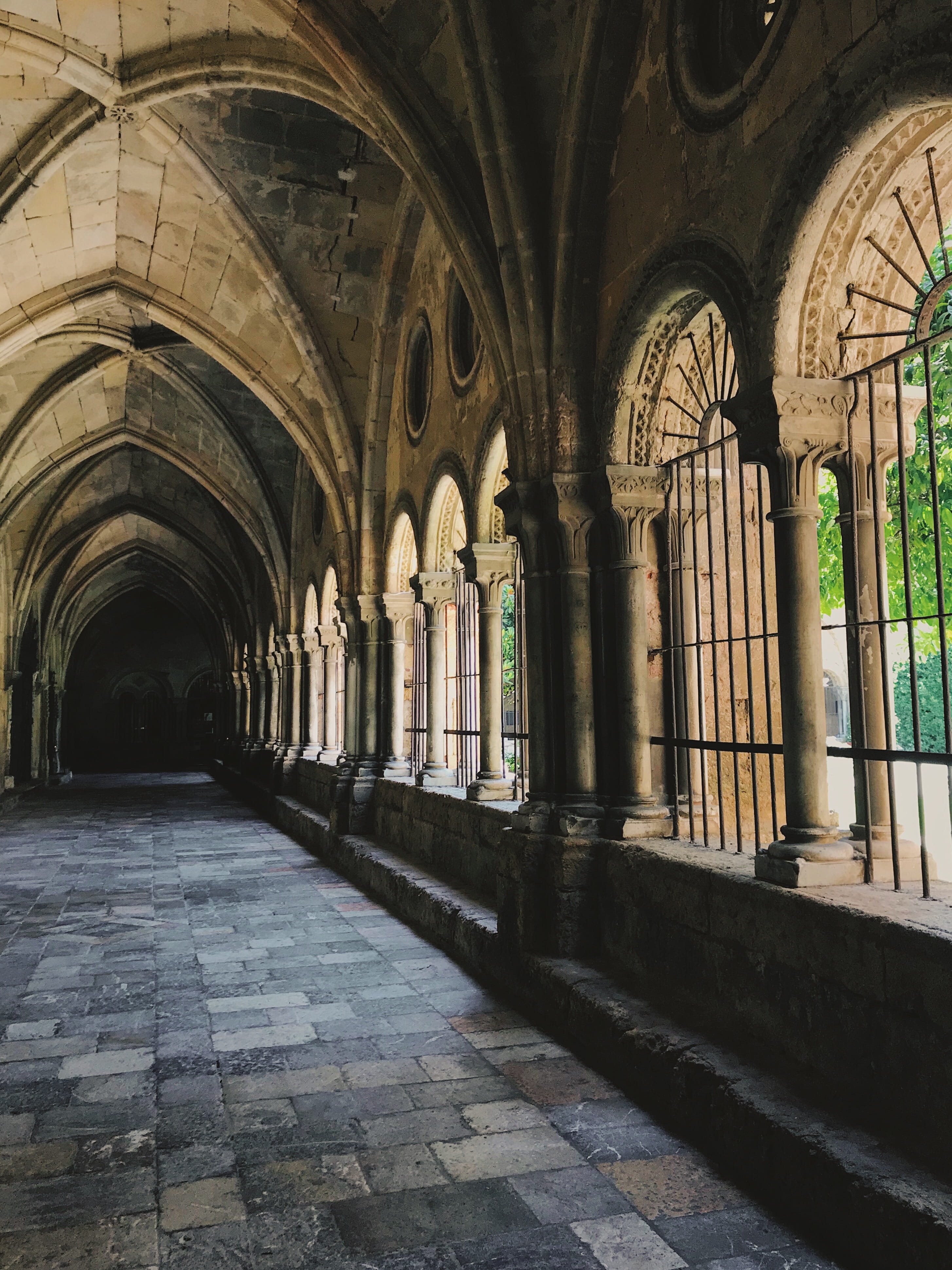 corridor, no people, the past, gothic style, tarragona, architecture, ceiling, the way forward, arch, belief, flooring, religion, day, arcade, ornate, pla de palau, Phone HD Wallpaper