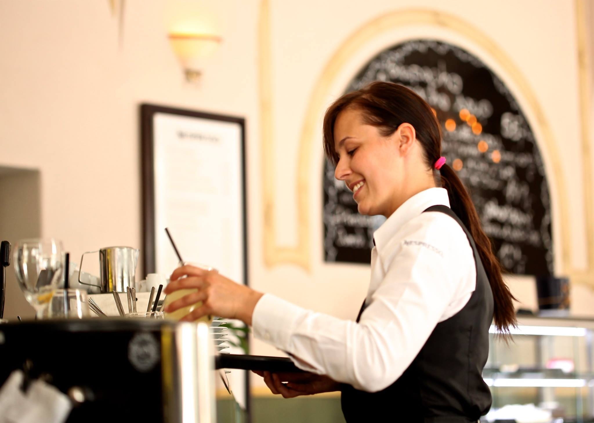 waist up, serving food and drinks, side view, occupation, service, coffee, one man only, young adult, Restaurant, woman, alcohol, business, food and drink, HD Wallpaper