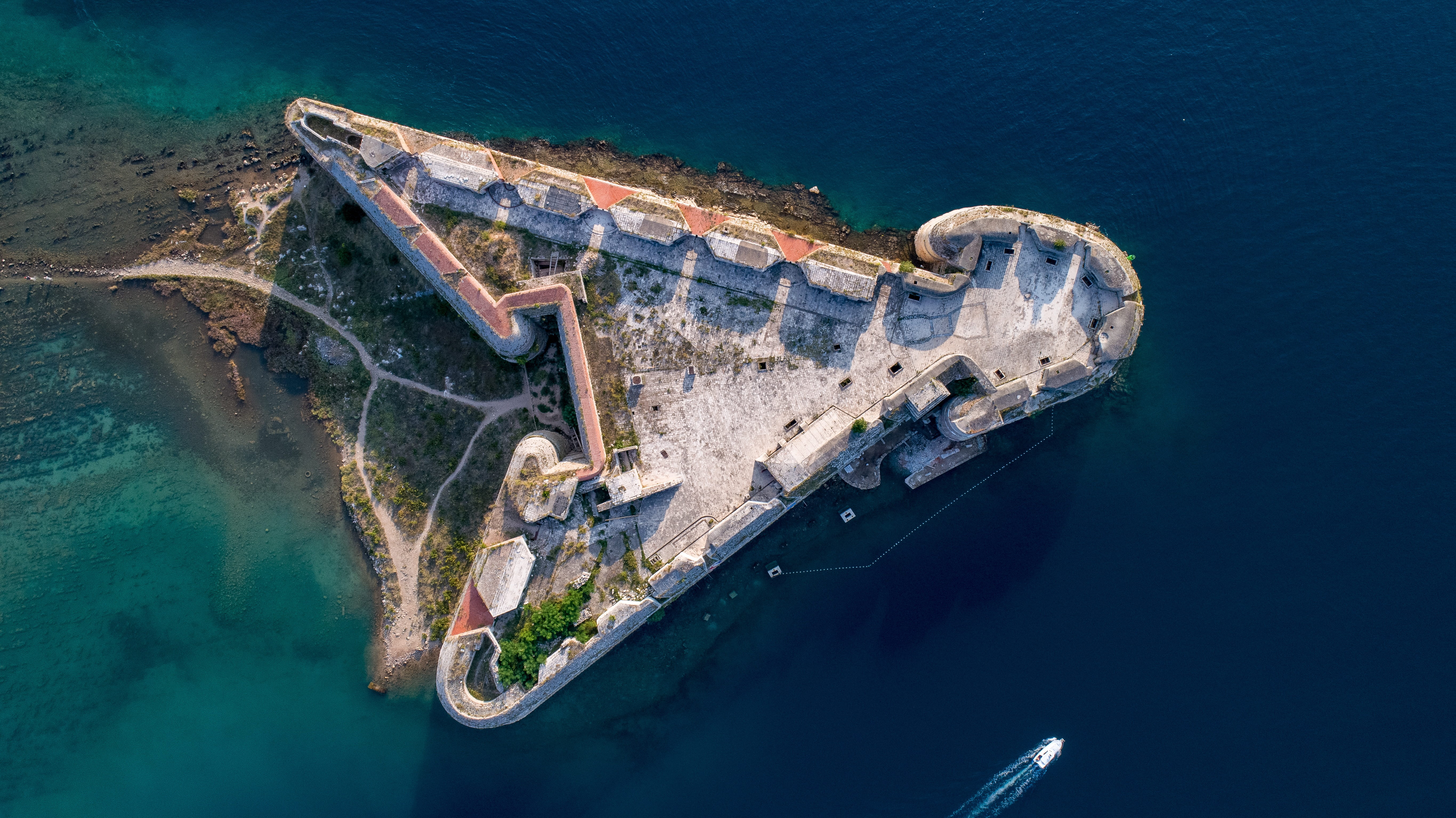 sunken, 5K, blue, transportation, no people, travel destinations, croatia, shipwreck, nature, drone, architecture, scenics - nature, turquoise colored, HD Wallpaper