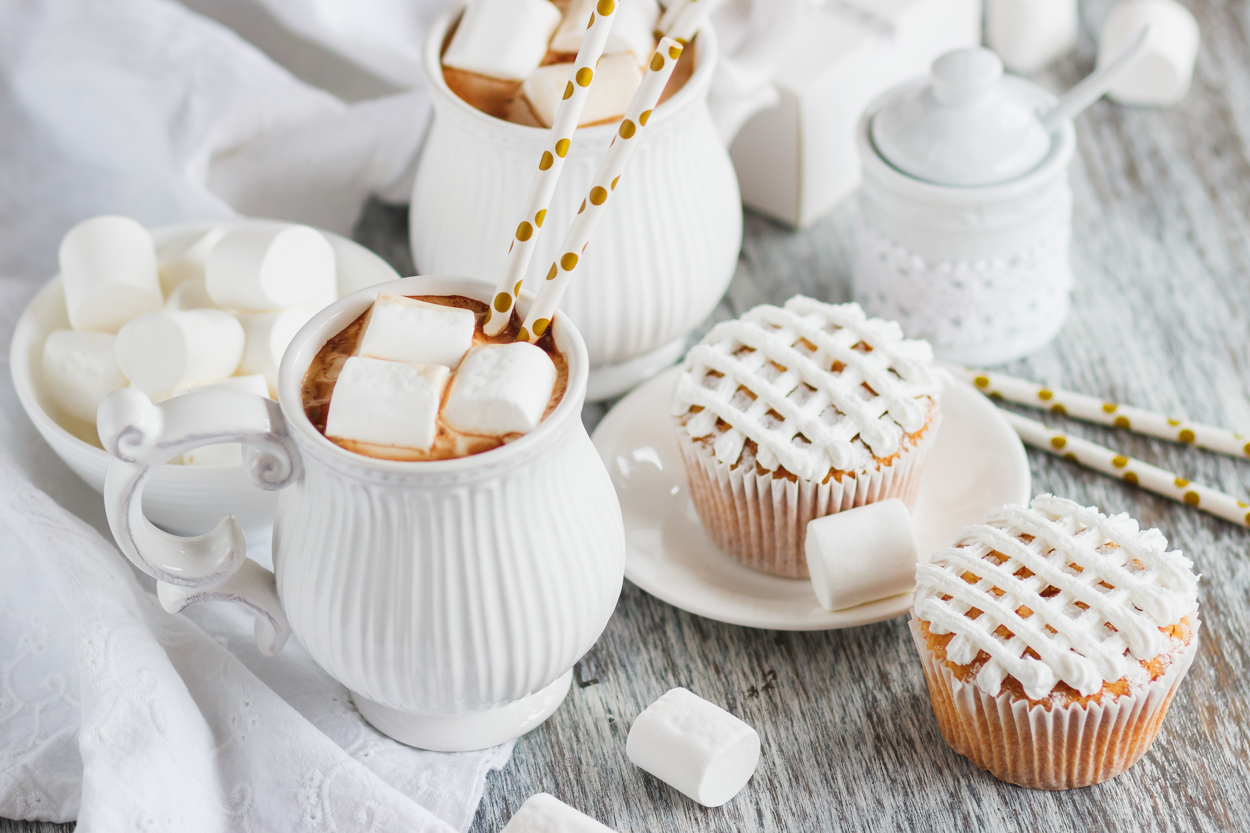 dessert, cocoa, cream, 4K, marshmallow, cupcakes, HD Wallpaper
