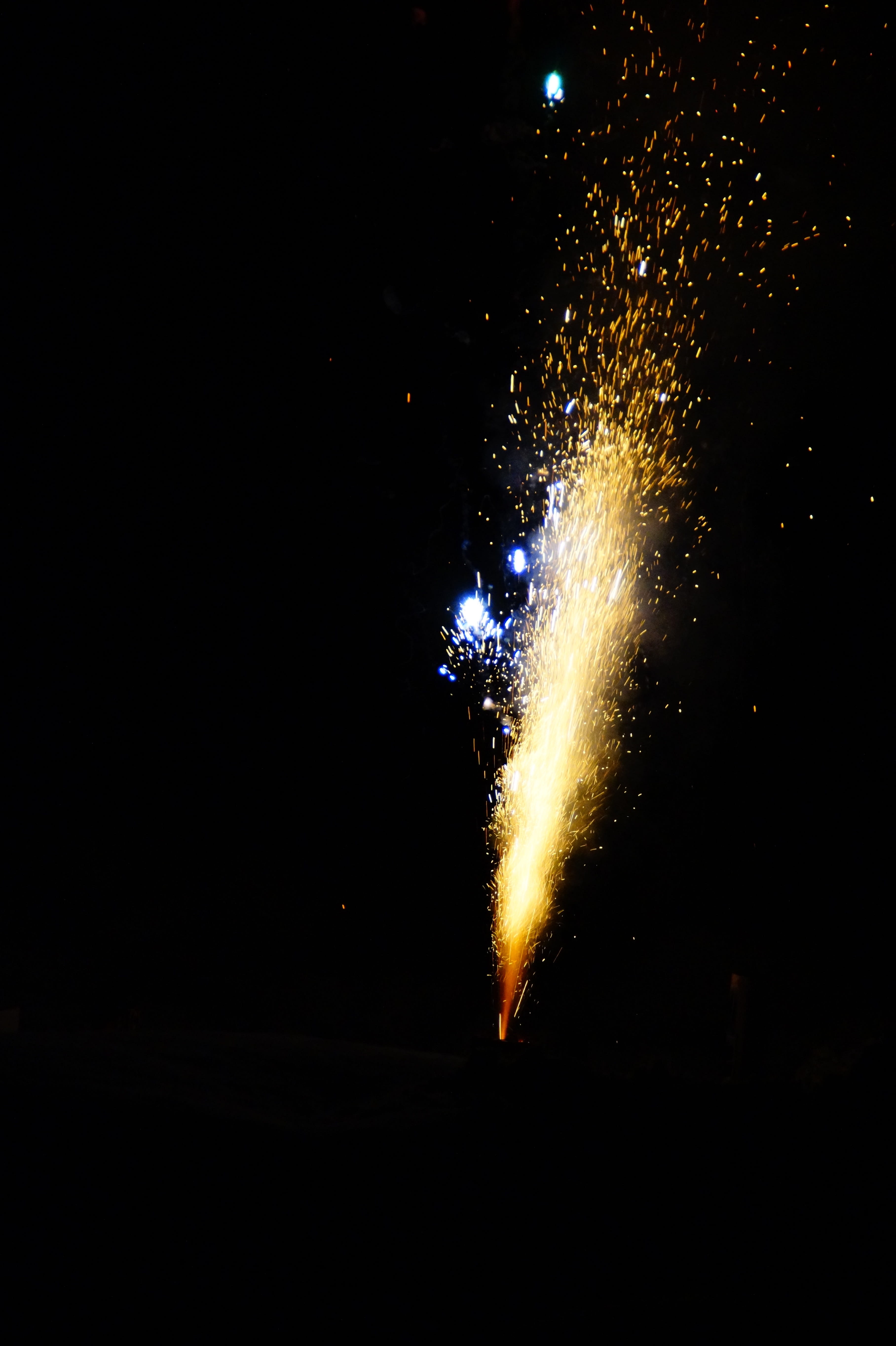 turn of the year, event, sylvester, new years day, long exposure, laburnum, nature, shower of sparks, outdoors, eve, arts culture and entertainment, pyrotechnics, Phone HD Wallpaper