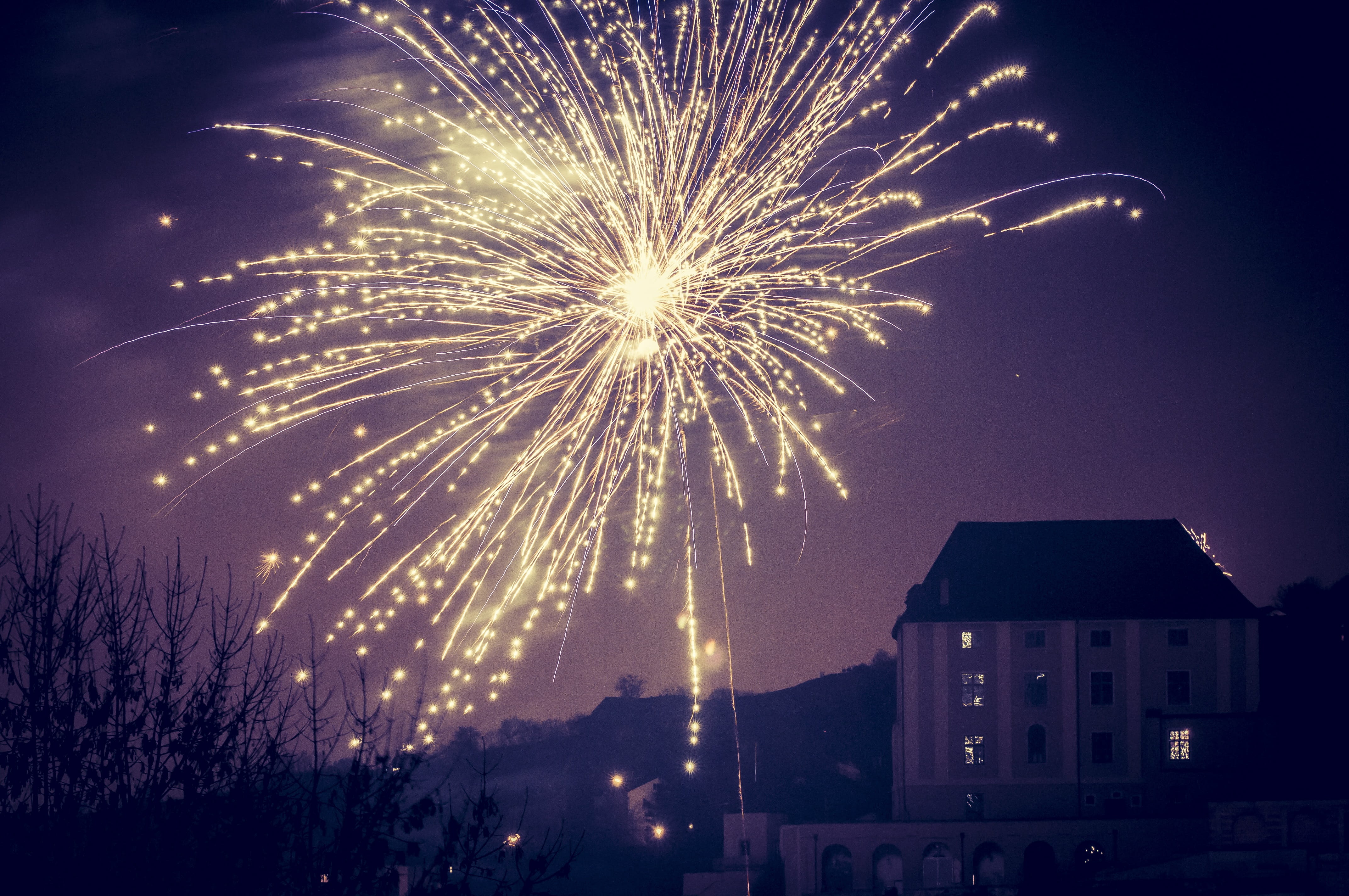 night, shower of sparks, building, motion, new years eve 2016, arts culture and entertainment, annual financial statements, eve, explosion, 2017, firework Display, HD Wallpaper