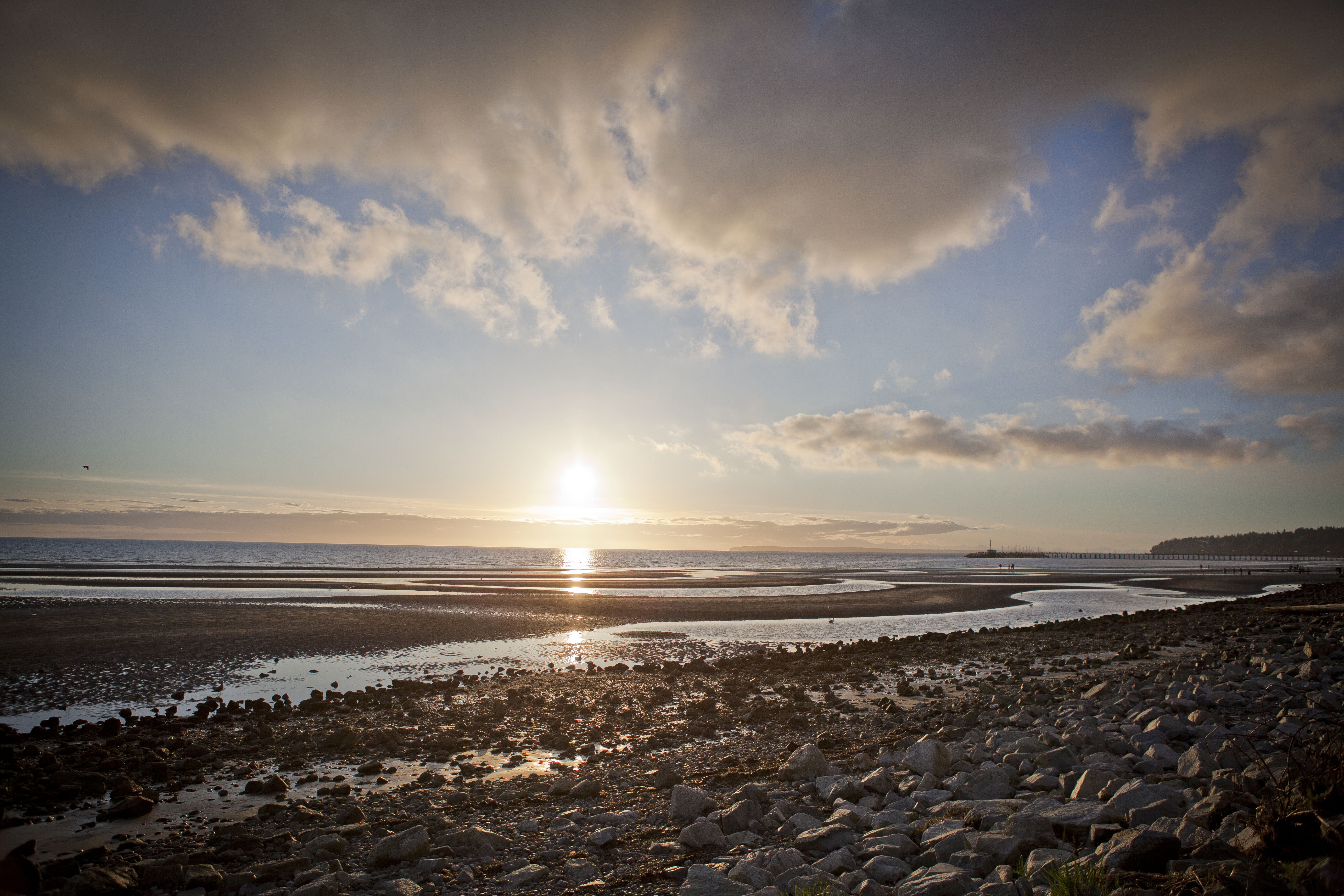 5K, outdoors, beach, rock, water, sunset, dusk, sky, coastline, Surrey, golden, scenics, nature, White Rock, 14th, landscape, seashore, hour, white, sand, HD Wallpaper