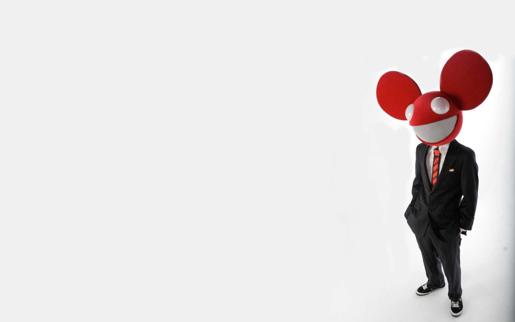 occupation, heart shape, man, red, smile, males, obscured face, full length, sign, emotion, one Person, isolated, business, tie, manager, adult, ideas, HD Wallpaper