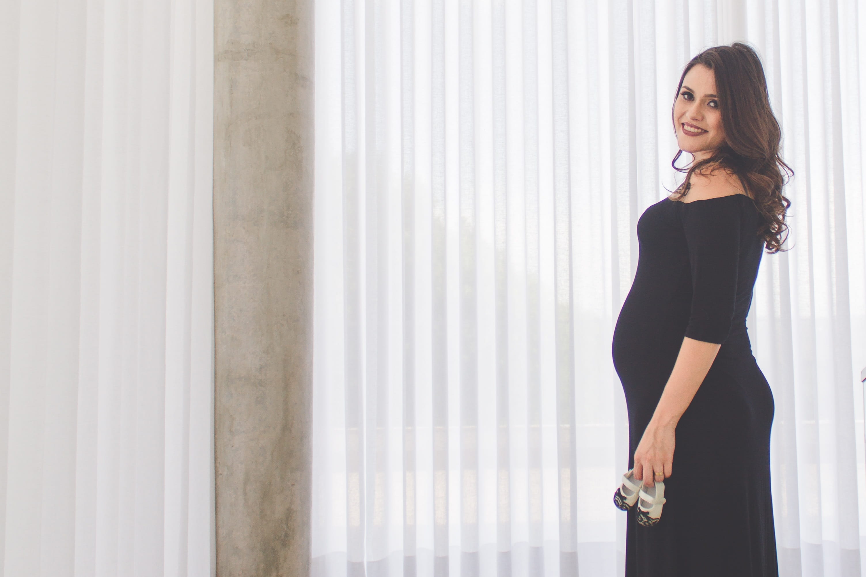 young adult, long hair, pregnant book, waiting, wall - building feature, fashion, 2K, architectural column, adult, black color, pictures pregnant, pregnant woman, HD Wallpaper