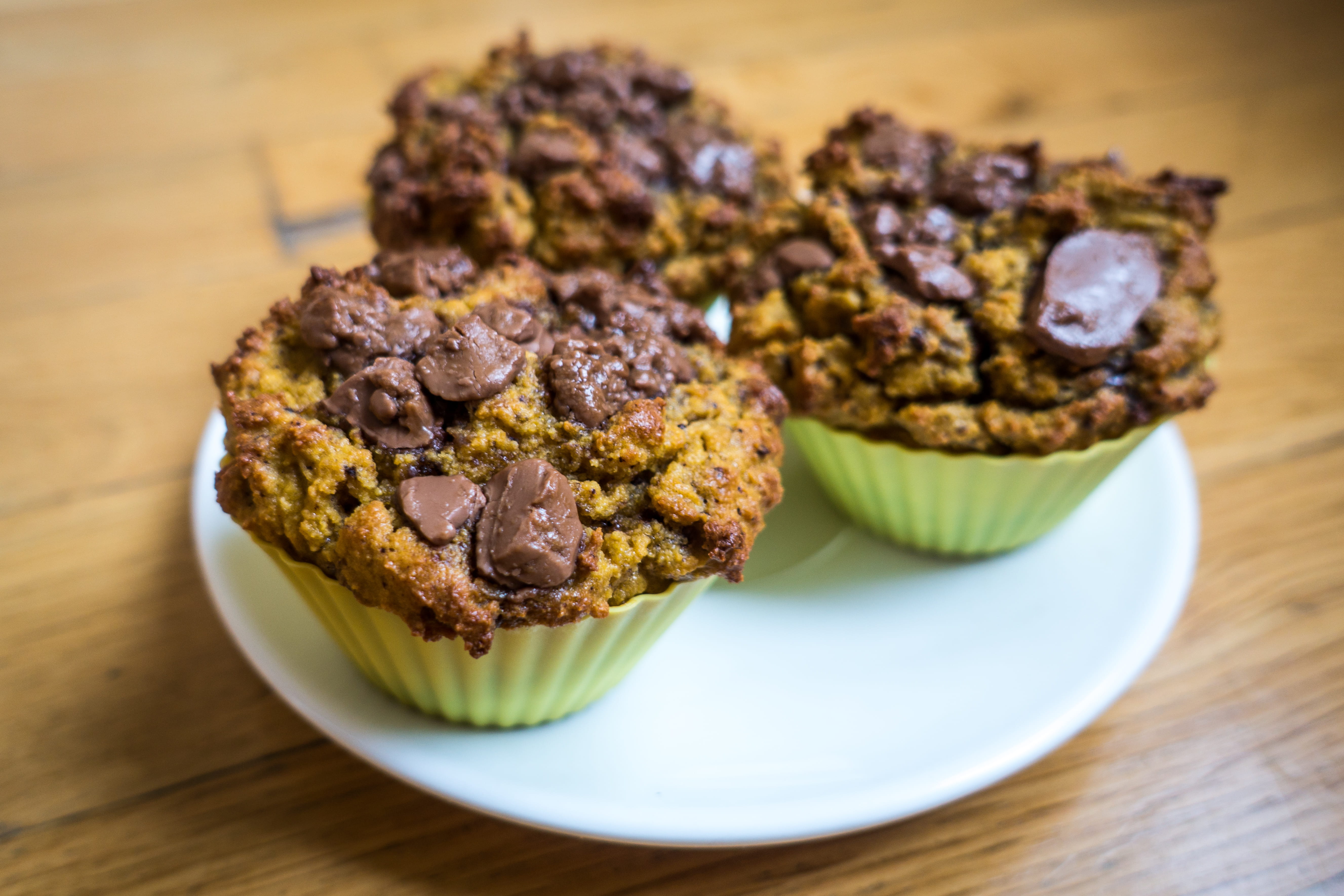 muffin, indoors, snack, chocolate, cupcake, indulgence, wood, wood - Material, chunks, no People, focus on foreground, brown, unhealthy eating, close-up, HD Wallpaper