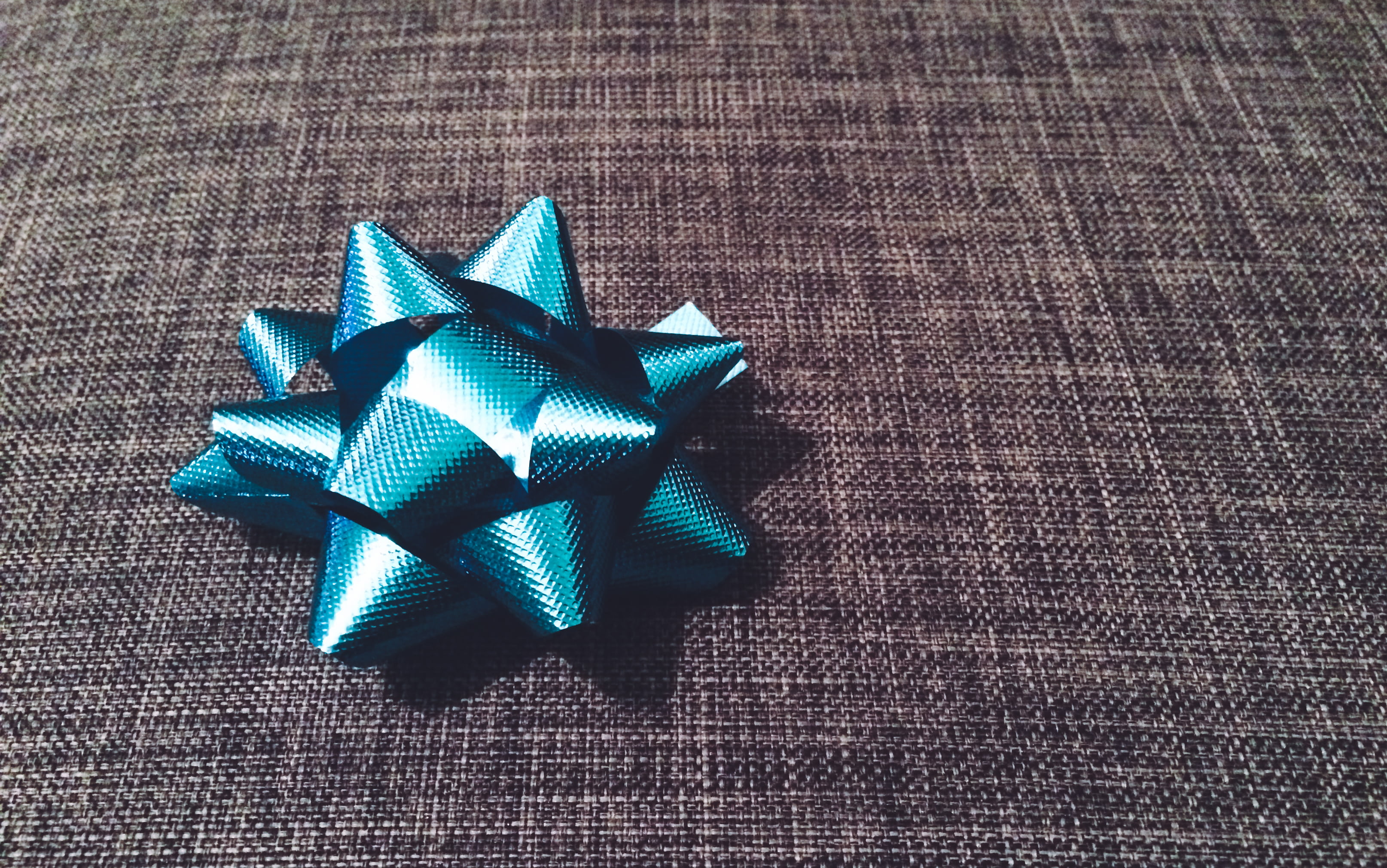 christmas, bow, still life, shape, folded, ribbon, table, textile, green color, mat, indoors, creativity, decoration, close-up, craft, group of objects, HD Wallpaper