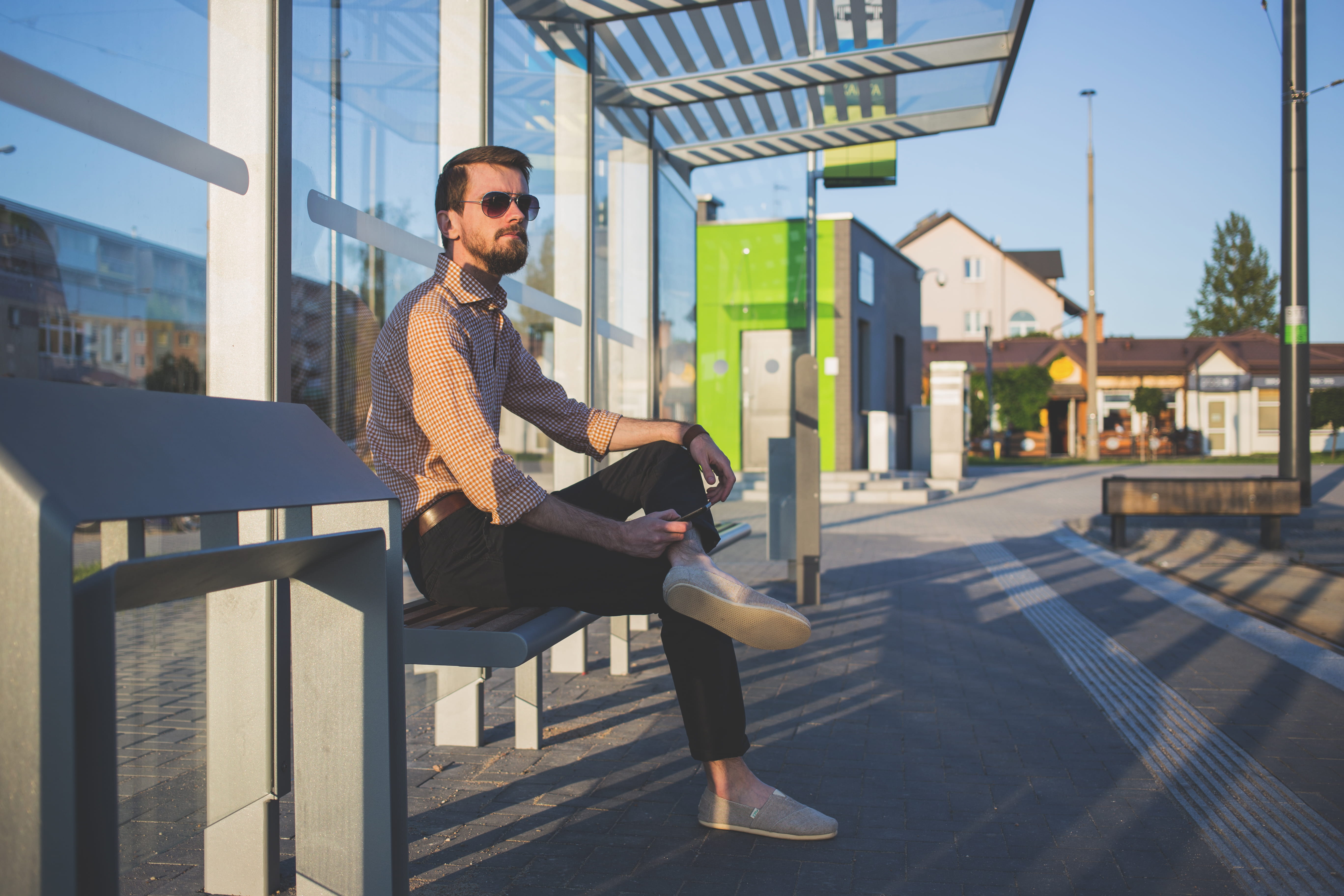seat, architecture, sunglasses, day, waiting shed, wearing, young men, man, fashion, leisure activity, one person, young adult, stop, person, adult, nature, HD Wallpaper