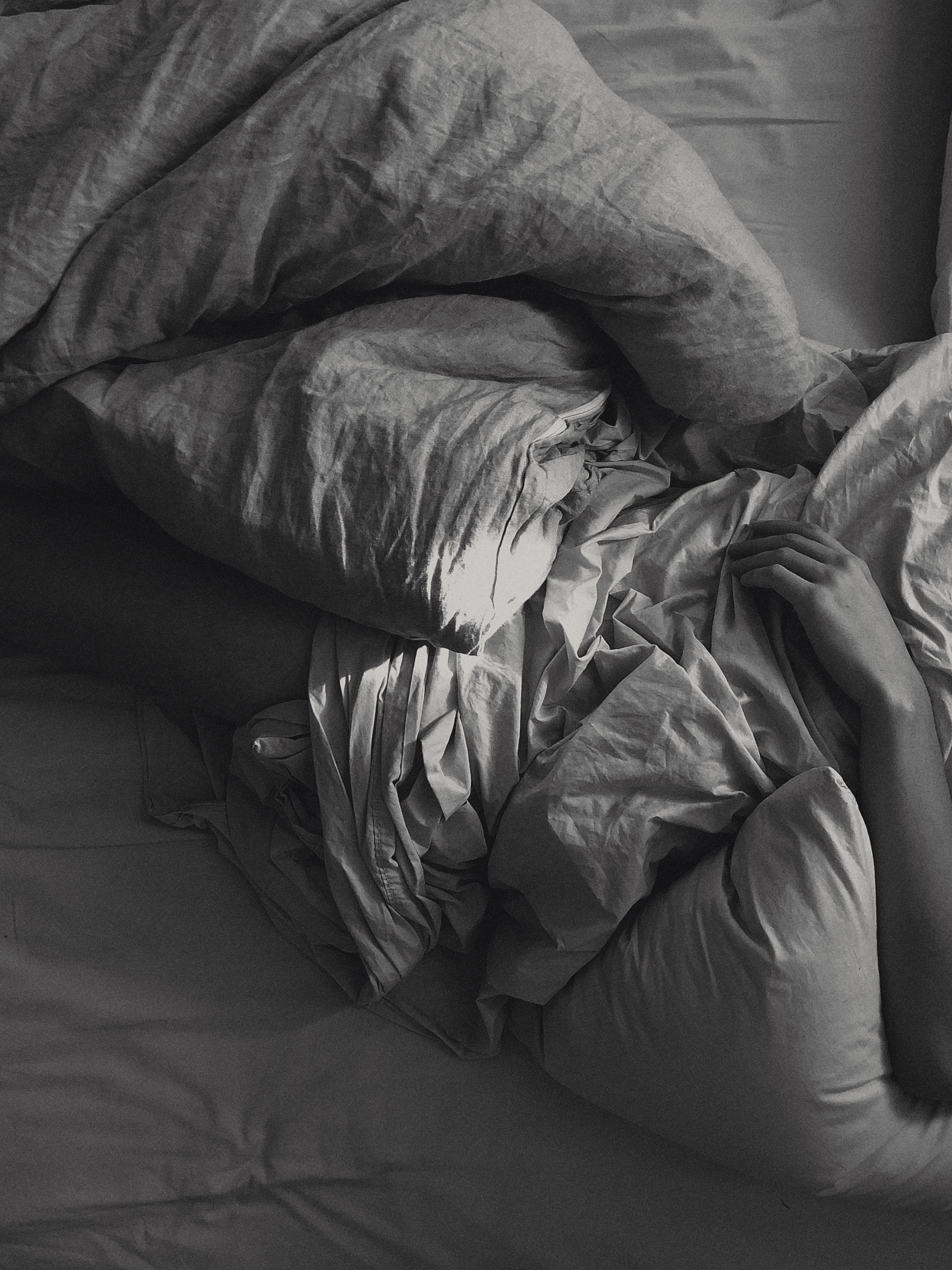 linen, duvet, lying, bed, domestic room, high angle view, textile, resting, pillow, room, blanket, 4K, black-and-white, wear, bedroom, lying down, comfortable, Phone HD Wallpaper