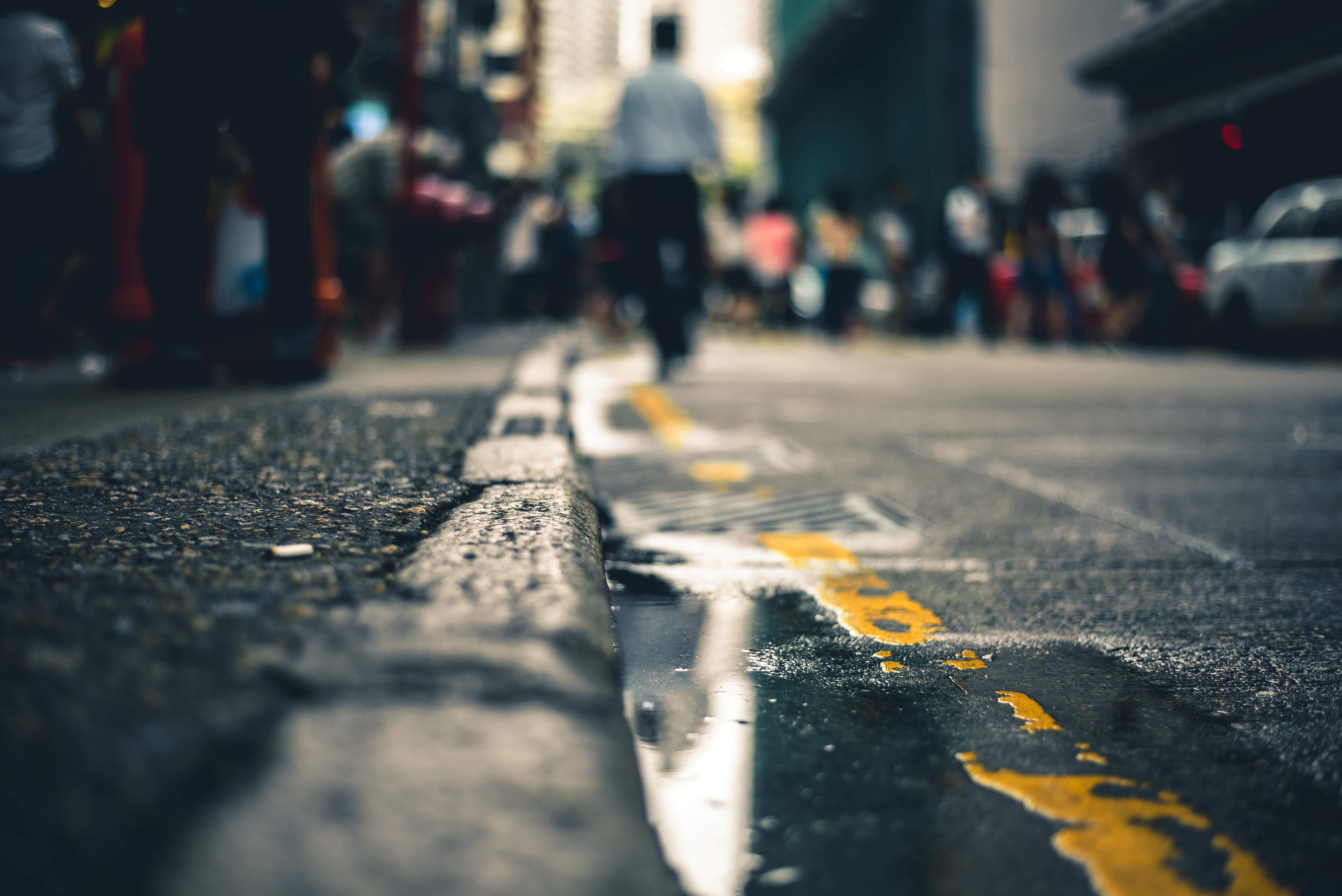 road marking, selective focus, surface level, downtown, water, sidewalk, real people, canal, walking, metro, outdoors, transportation, line, urban, day, HD Wallpaper