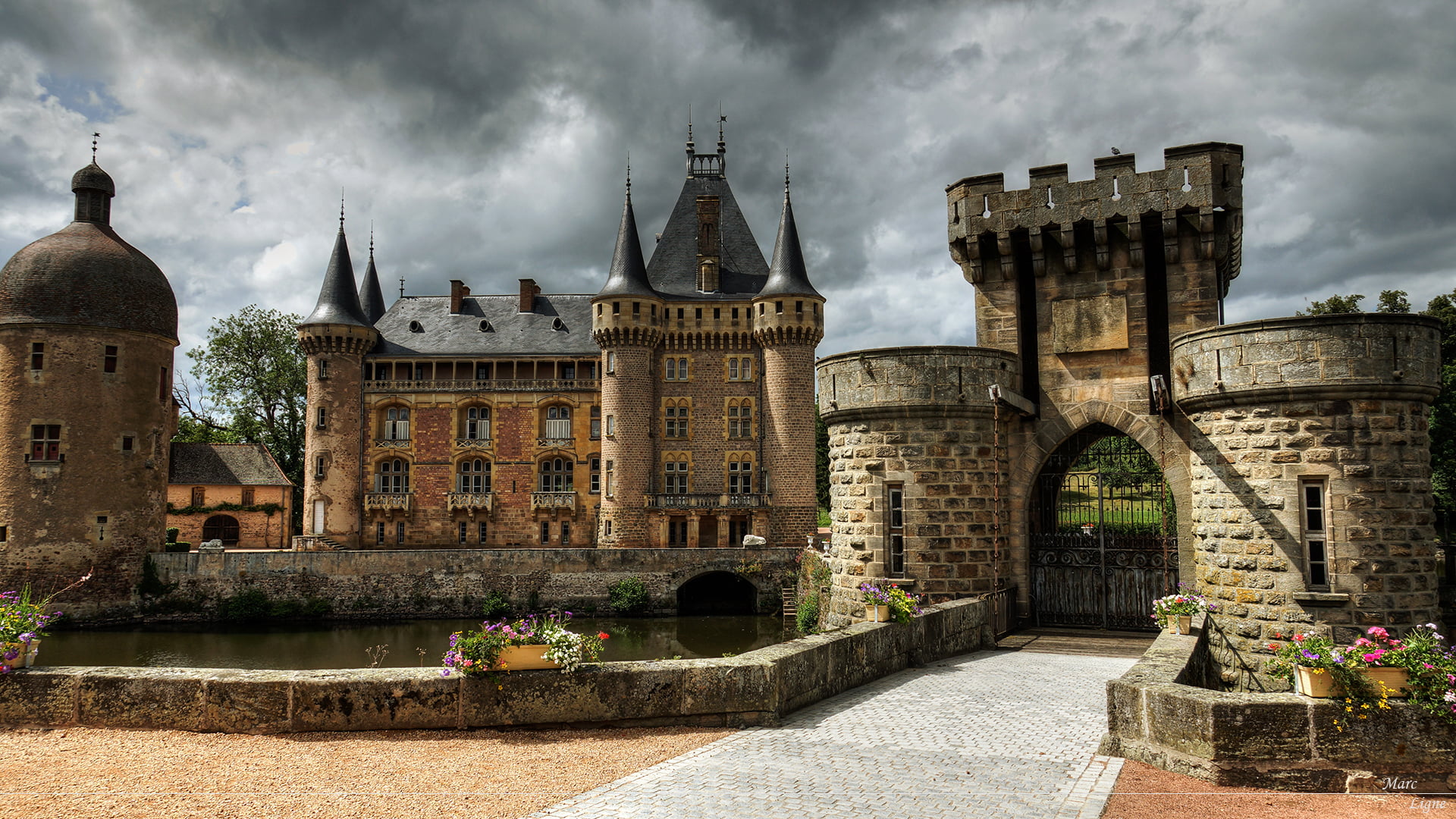 built structure, building exterior, the past, arched, tower, travel destinations, France, building, tourism, 1080P, old, fortress, arch, sky, water, bridge - man made structure, HD Wallpaper