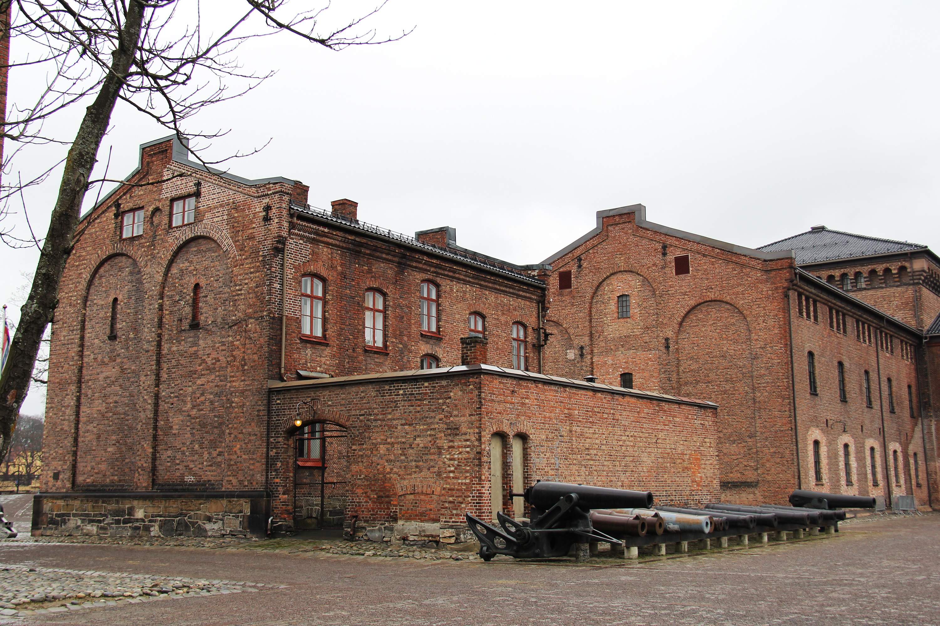 seat, scandinavia, outdoors, 2K, nature, place of worship, travel, history, building exterior, winter, akershus fortress, no people, arch, wall, clear sky, HD Wallpaper