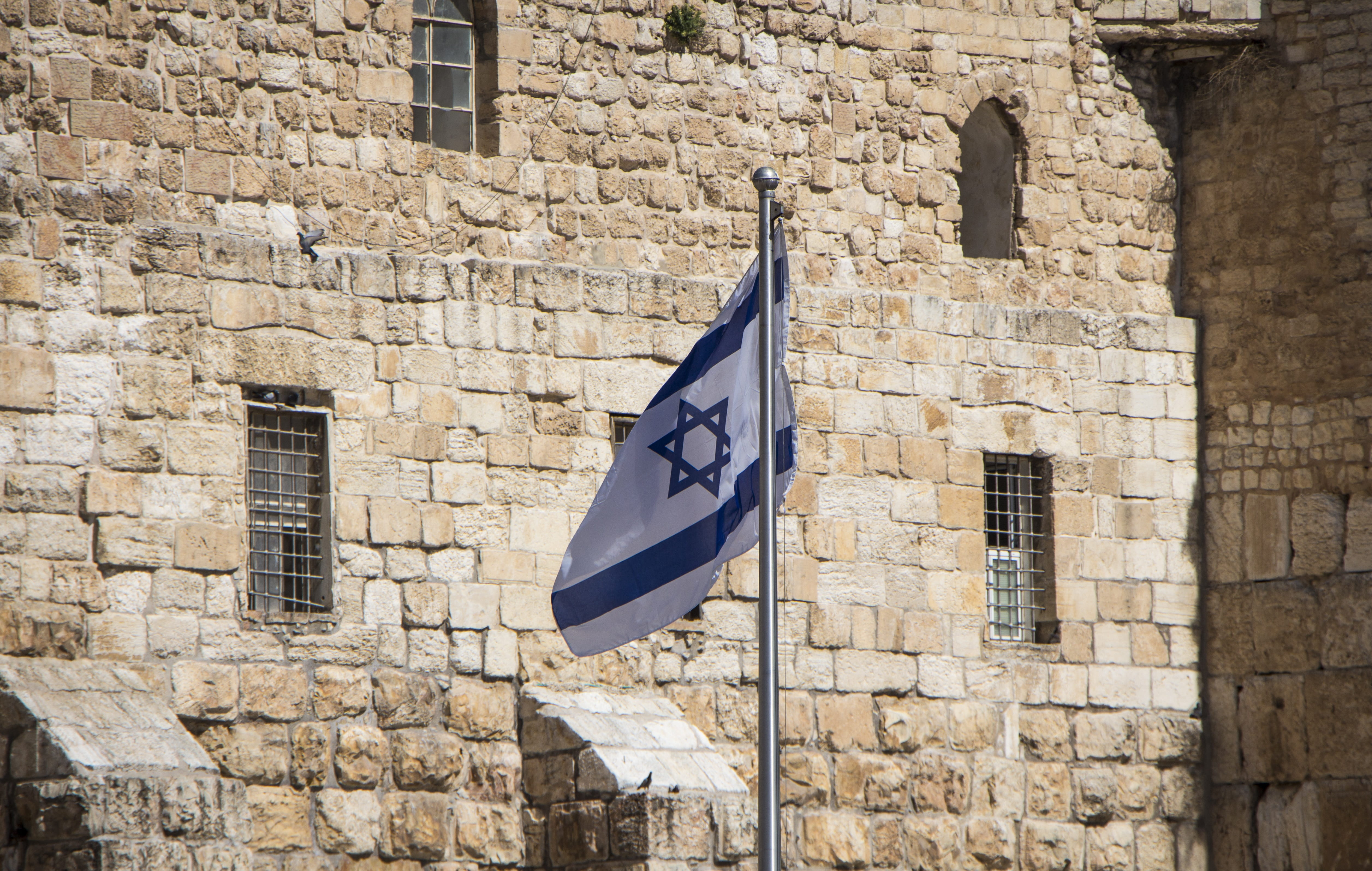 architecture, leisure activity, israeli flag, real people, tourism, historical, historic, old ruin, men, 4K, adult, day, building exterior, lifestyles, HD Wallpaper