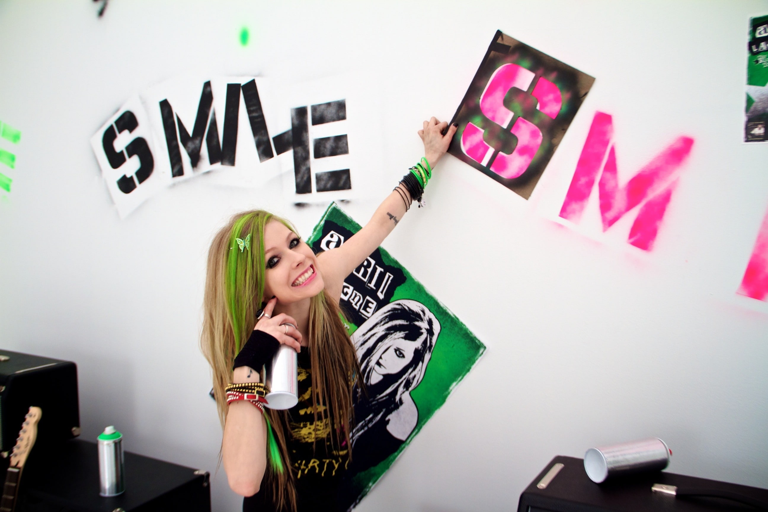 positive emotion, young women, text, human arm, emotion, one person, smiling, looking at camera, green hair, wall - building feature, excitement, indoors, HD Wallpaper