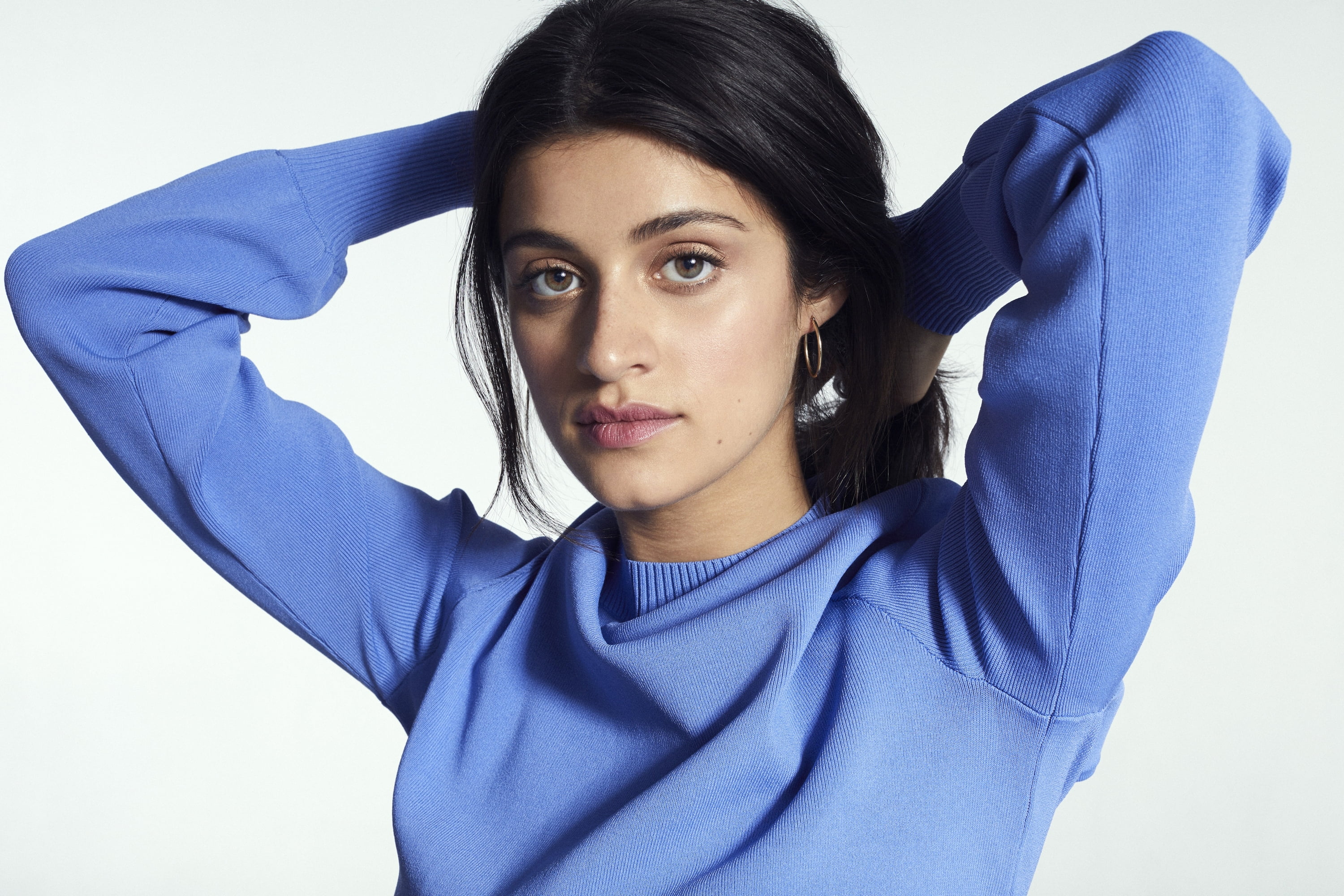 sweater, white background, Anya Chalotra, Indian, actress, women, 2K, HD Wallpaper