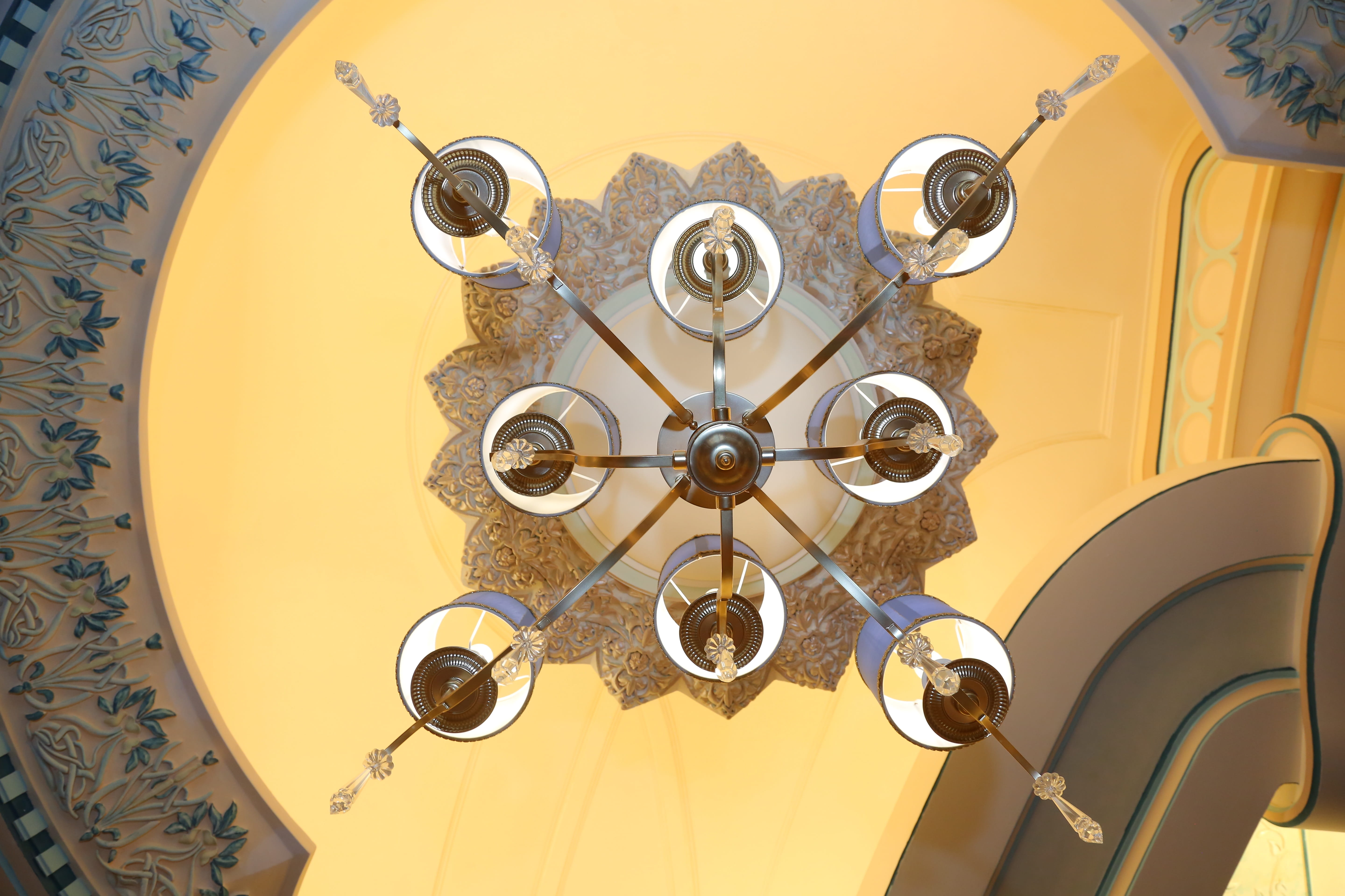 vitality, antique, shiny, retro styled, no people, ornate, eye, ceiling, art, architecture, technology, communication, low angle view, chandelier, shade, HD Wallpaper