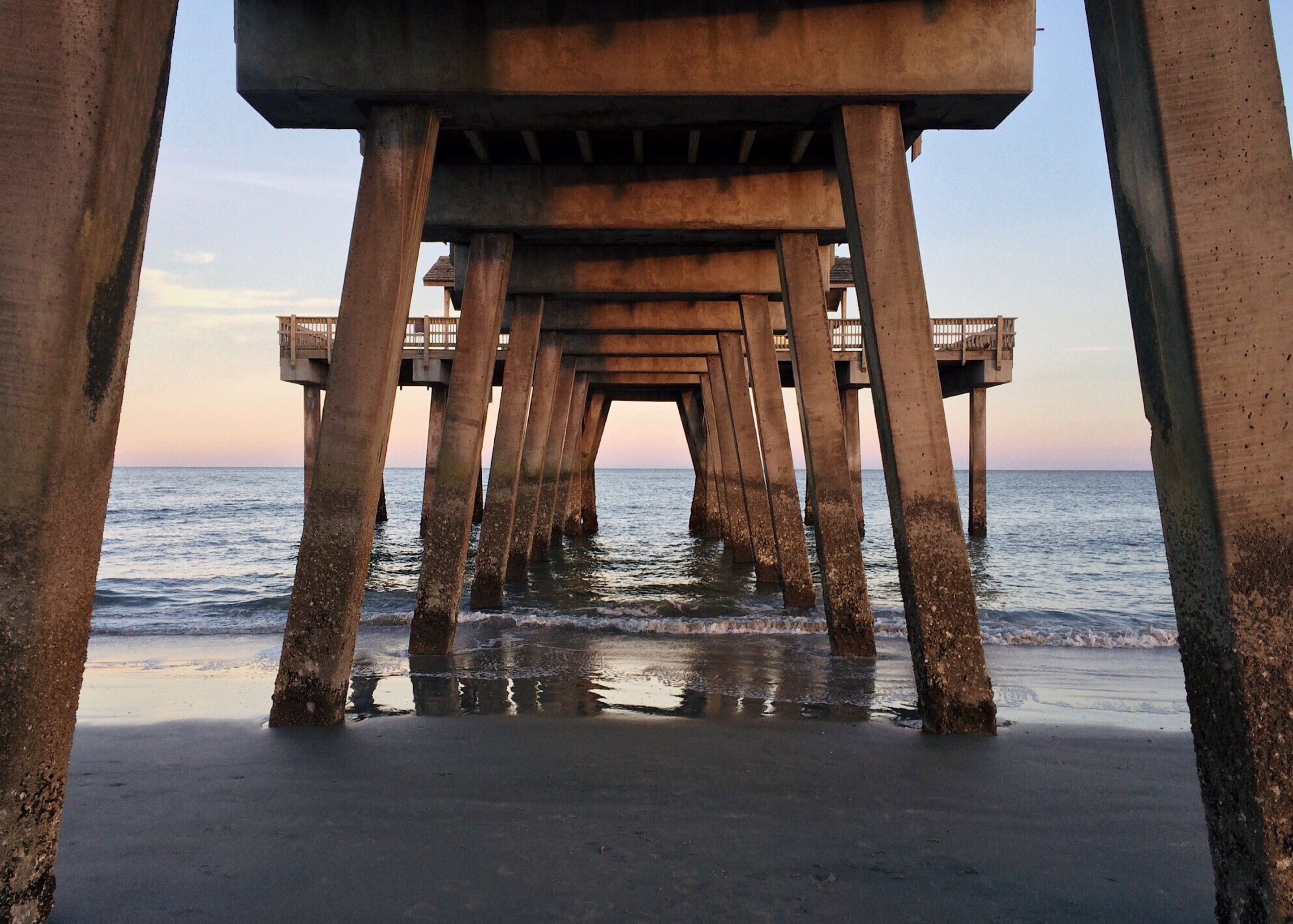 ocean, 2K, tranquility, architectural column, diminishing perspective, wood - material, nature, beauty in nature, horizon over water, pier, tranquil scene, HD Wallpaper