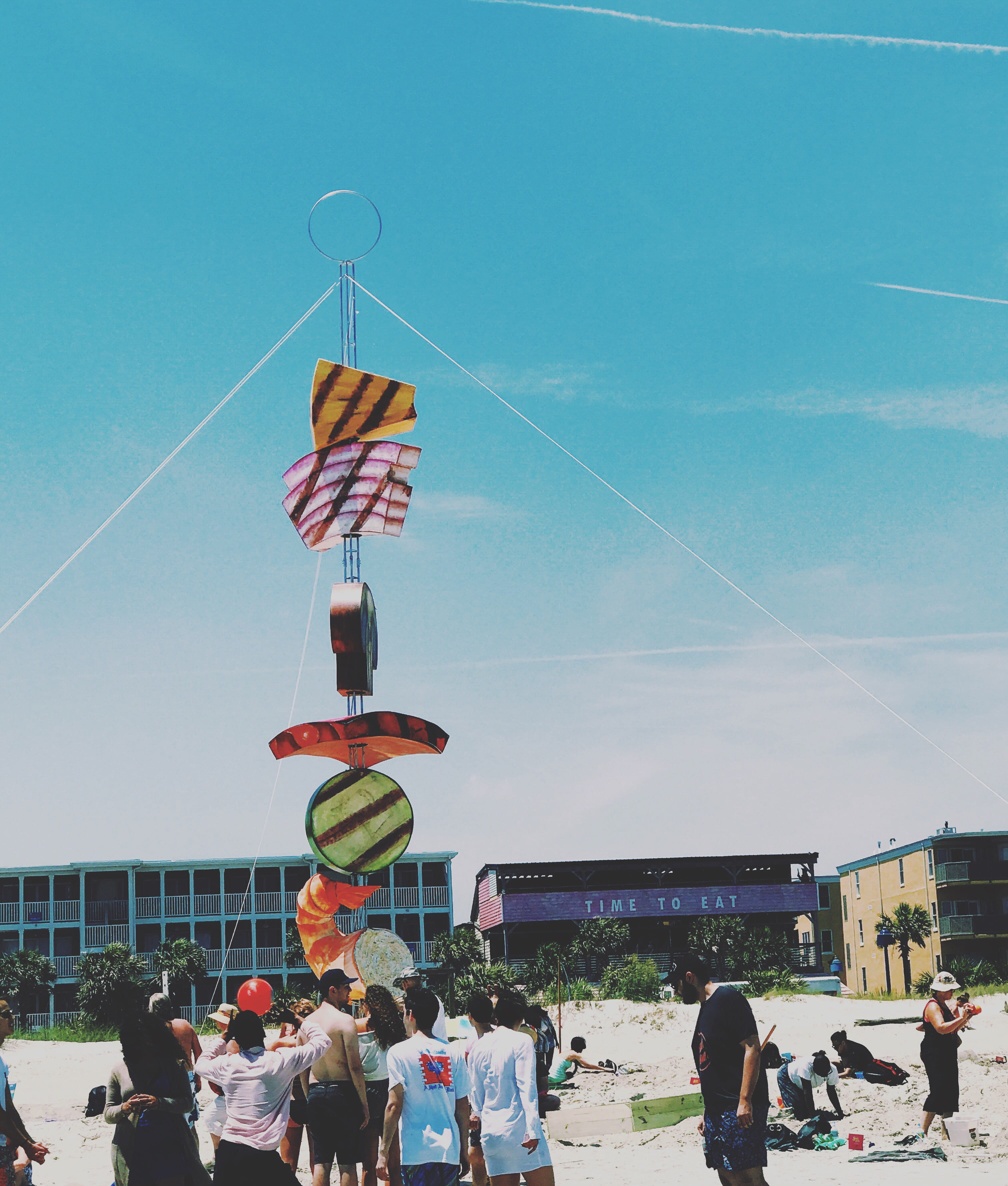 flying, lifestyles, built structure, adult, clear sky, day, city, united states, women, sky, men, vapor trail, real people, large group of people, building exterior, Phone HD Wallpaper