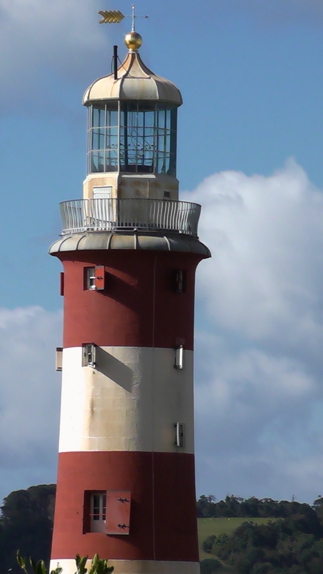 coastal, hope, cloud - sky, tower, rocks, guide, seascape, low angle view, sky, beam, guidance, coast, danger, cliff, plymouth uk, security, searchlight, Phone HD Wallpaper