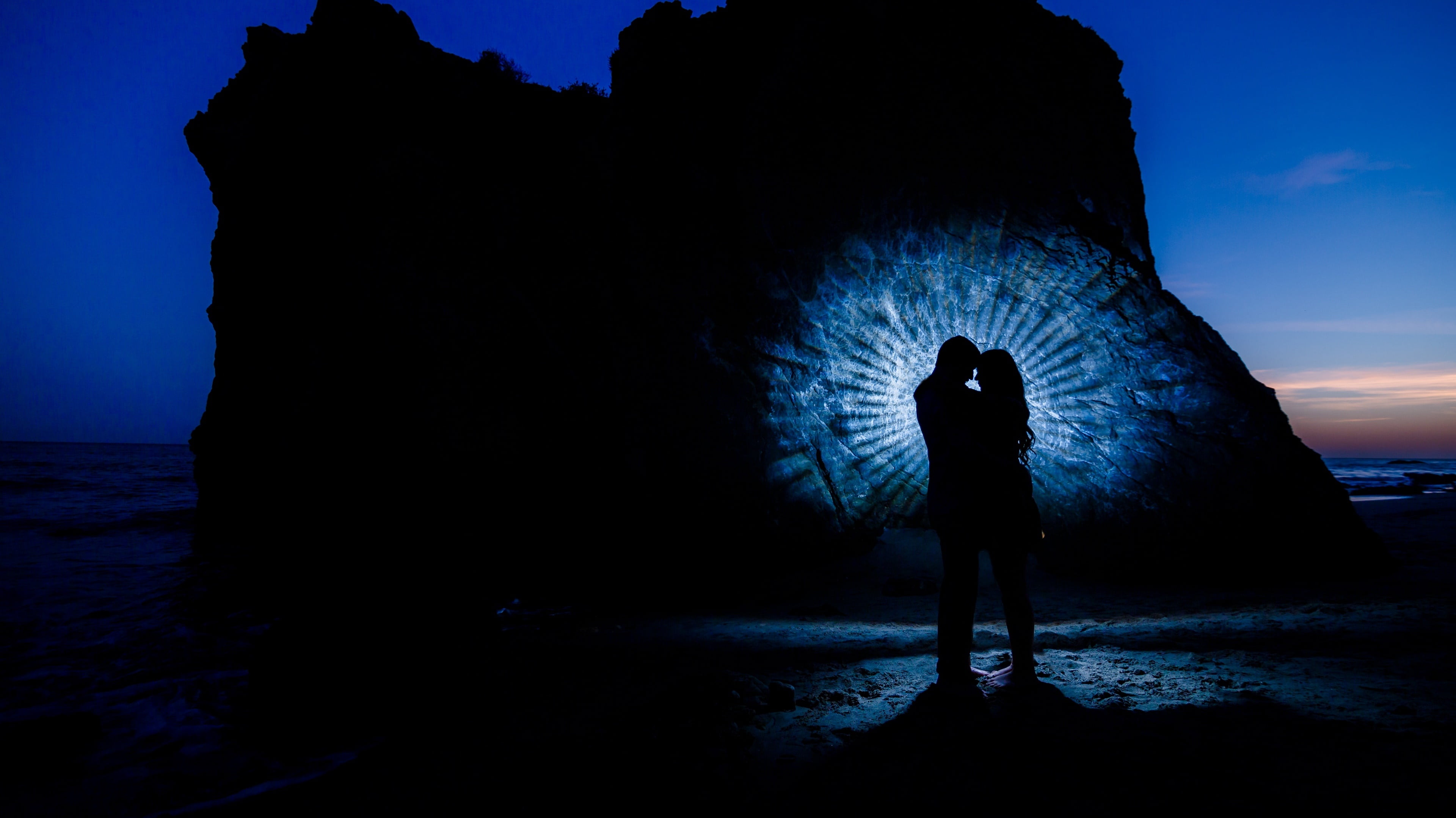 sky, lovers, full length, evening, leisure activity, feeling, romance, adult, emotional, blue, water, night, one person, loving couple, darkness, rear view, HD Wallpaper