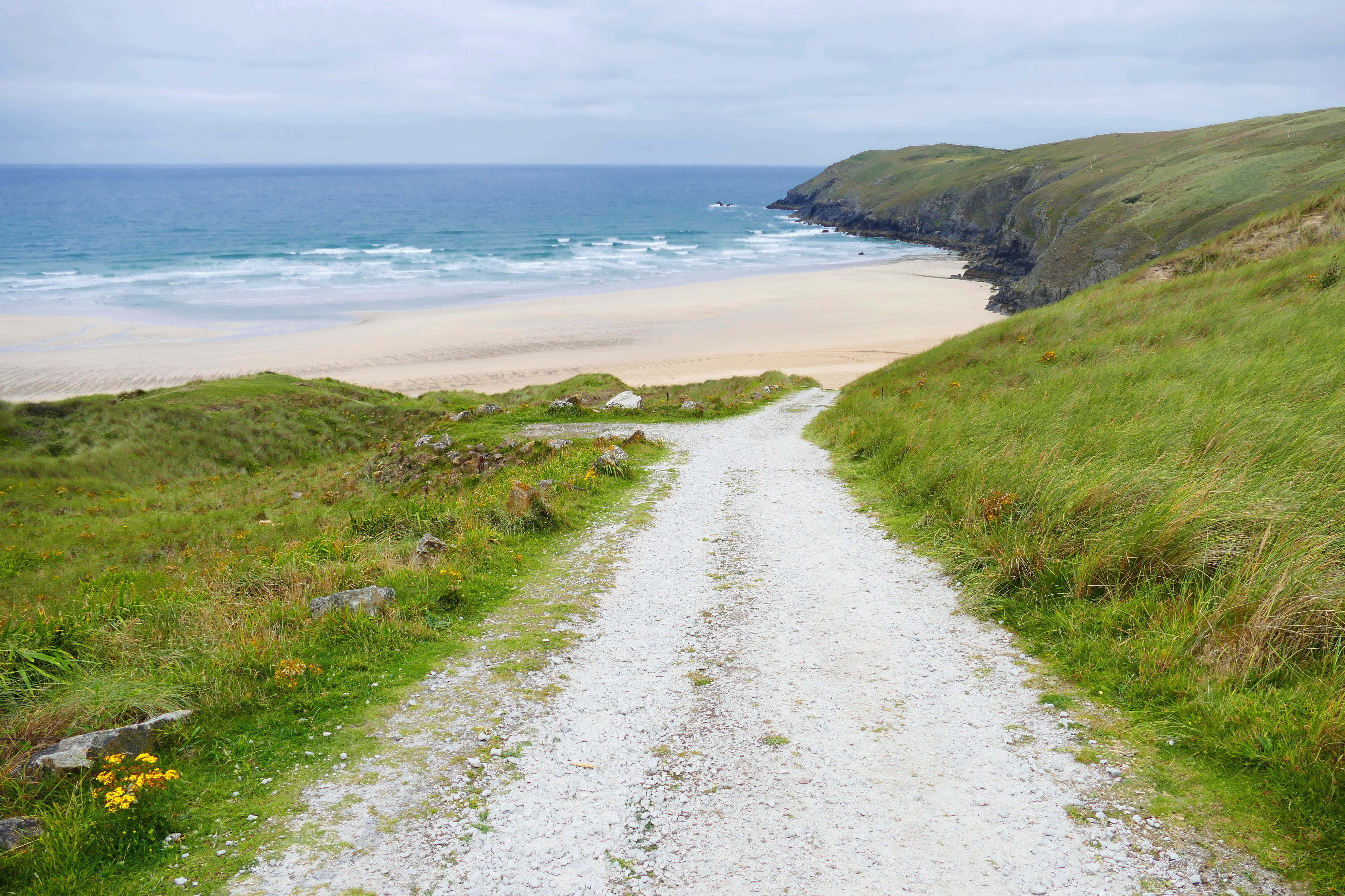 outdoors, green color, non-urban scene, sky, dom, grass, uK, landscape, sea, travel, relaxing, britain, fun, coastal, direction, sand, land, tranquil scene, HD Wallpaper
