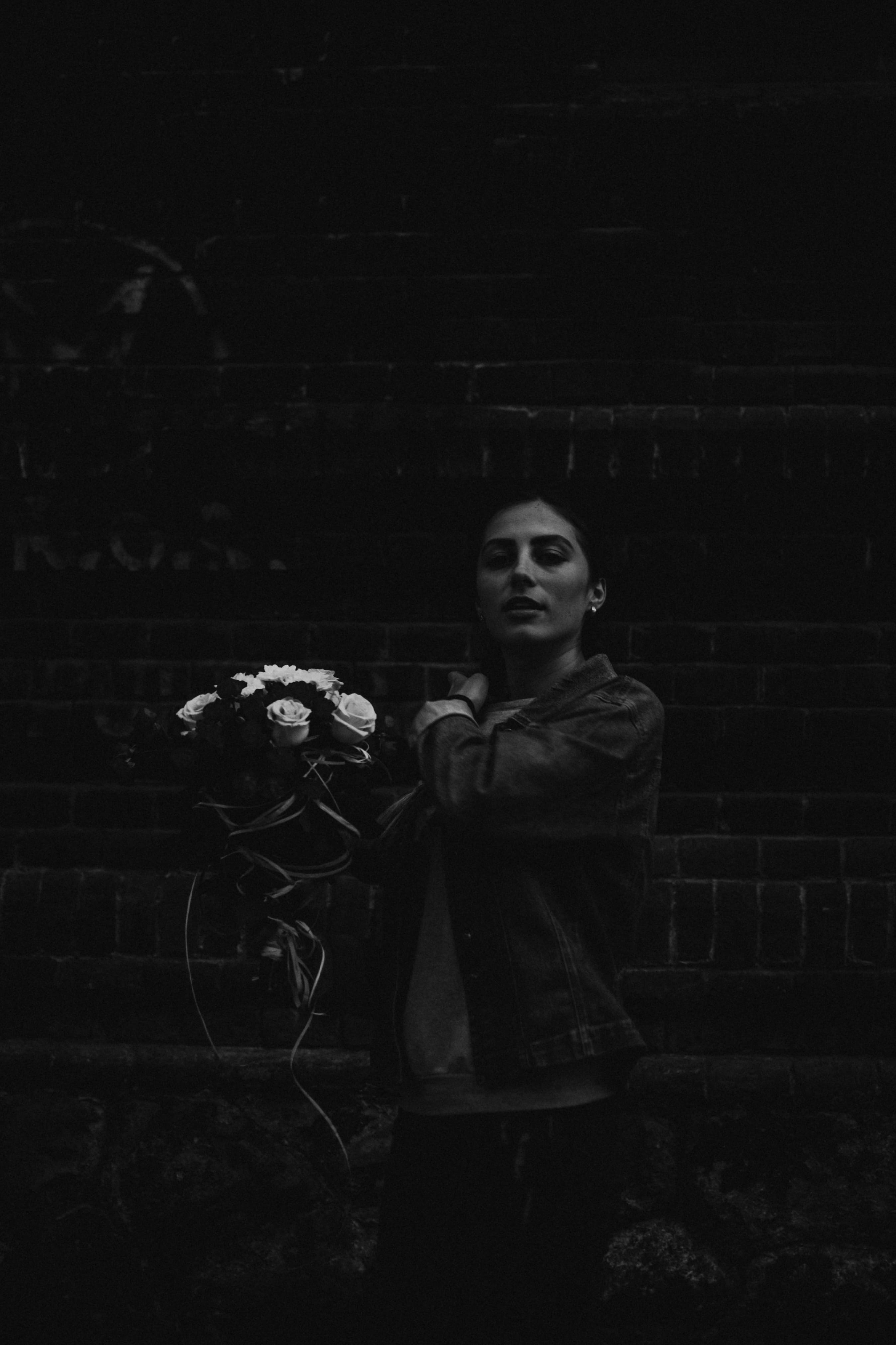time, young Women, elegance, dark, fashion, black And White, 4K, cute, woman, women, shadow, line, photography, mystery, portrait, beauty, old-fashioned, Phone HD Wallpaper