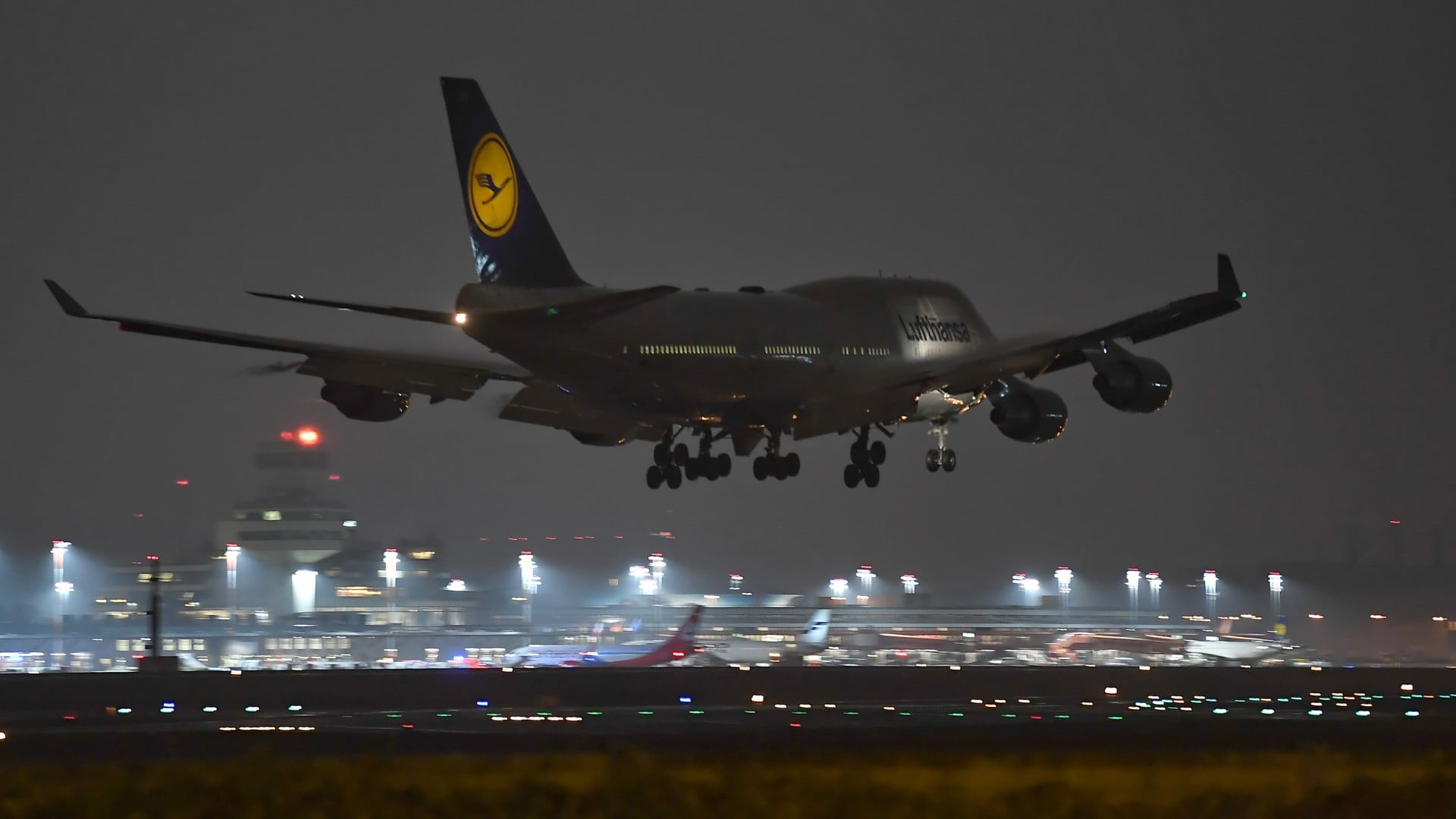 mode of transportation, sky, night, nature, air vehicle, motion, 1080P, lufthansa, travel, no people, airport runway, airplane, transportation, outdoors, HD Wallpaper