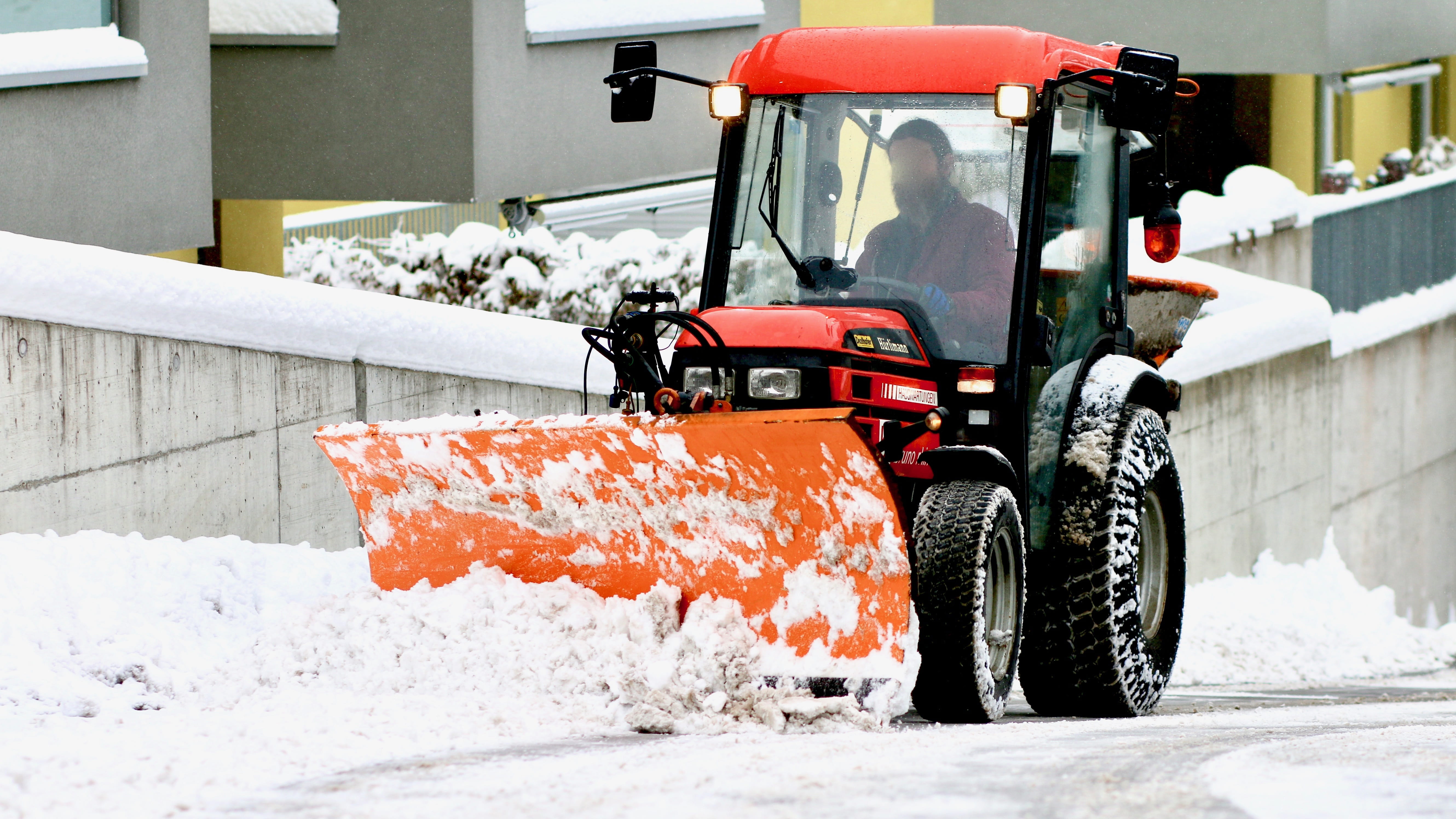 architecture, 5K, equipment, snowplow, weather, cold - Temperature, day, motor vehicle, stationary, nature, road, clearance, city, Tractor, transportation, HD Wallpaper