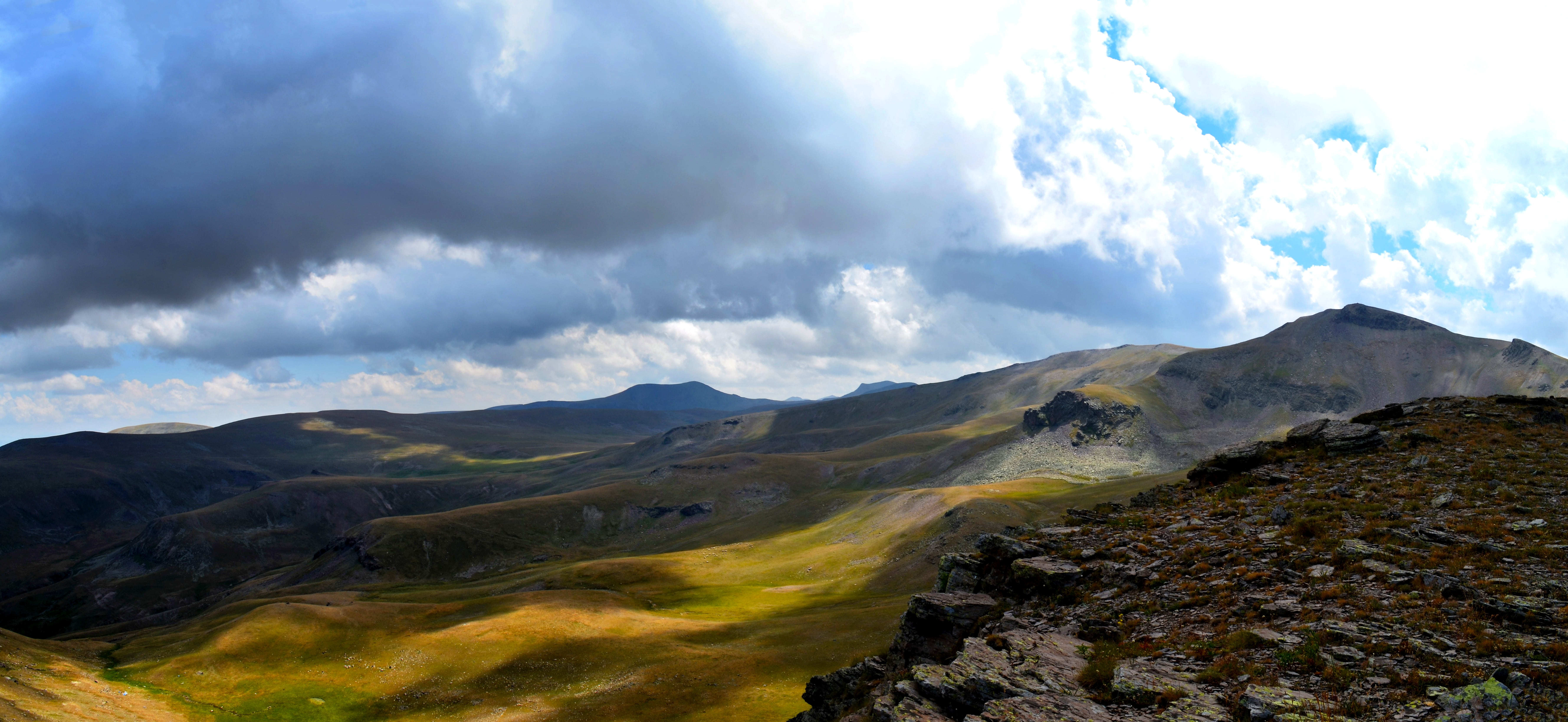 sunny, blue, non-urban scene, rocky, outdoors, travel destinations, landscape, green, plateaus, ispir, mountains, tranquility, panoramic, rural, great, HD Wallpaper