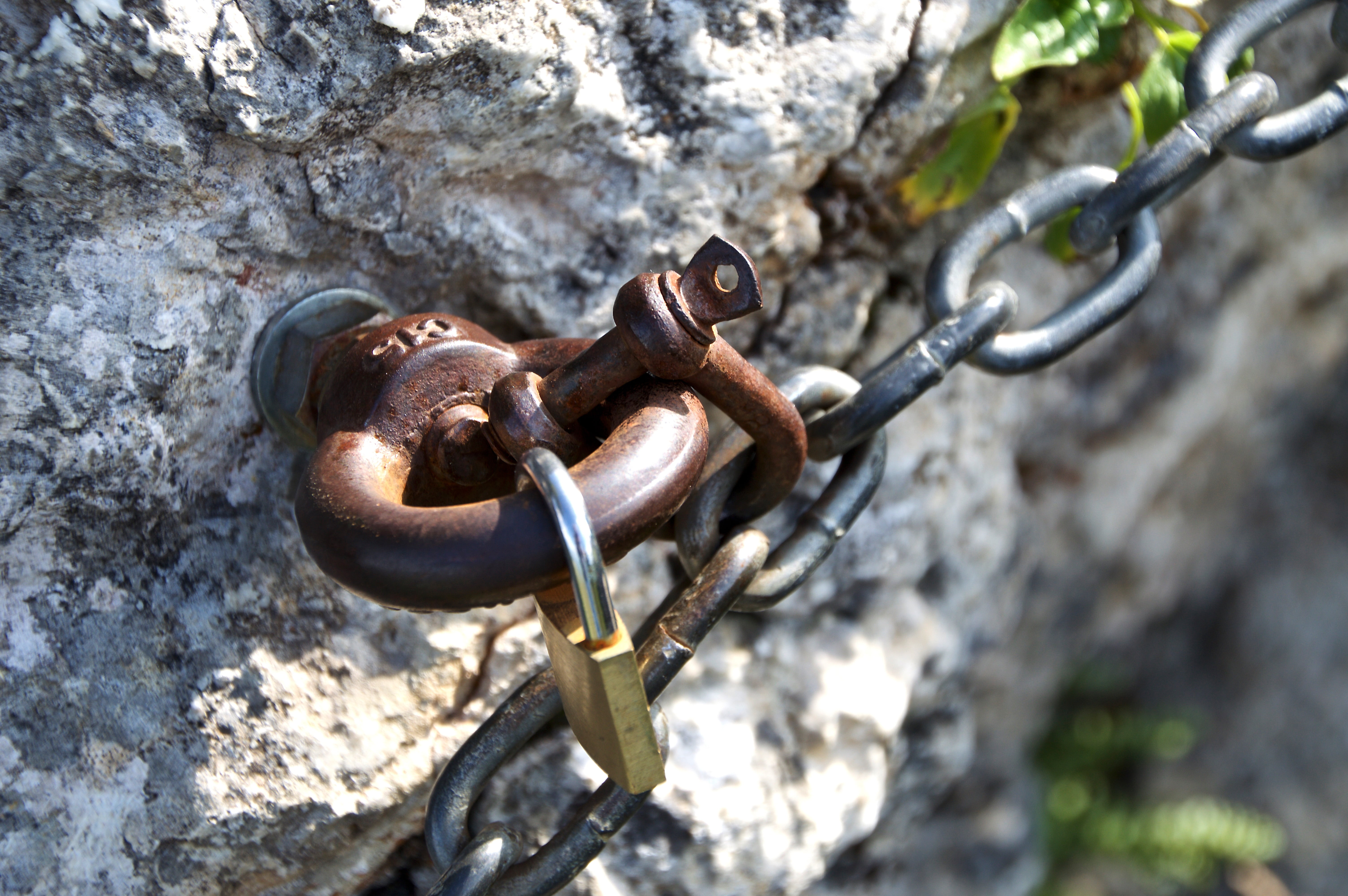 rock, old, chain, away, eyelet, no people, rusty, close-up, landscape, mountains, attached, allgäu, path, focus on foreground, protection, solid, nature, HD Wallpaper