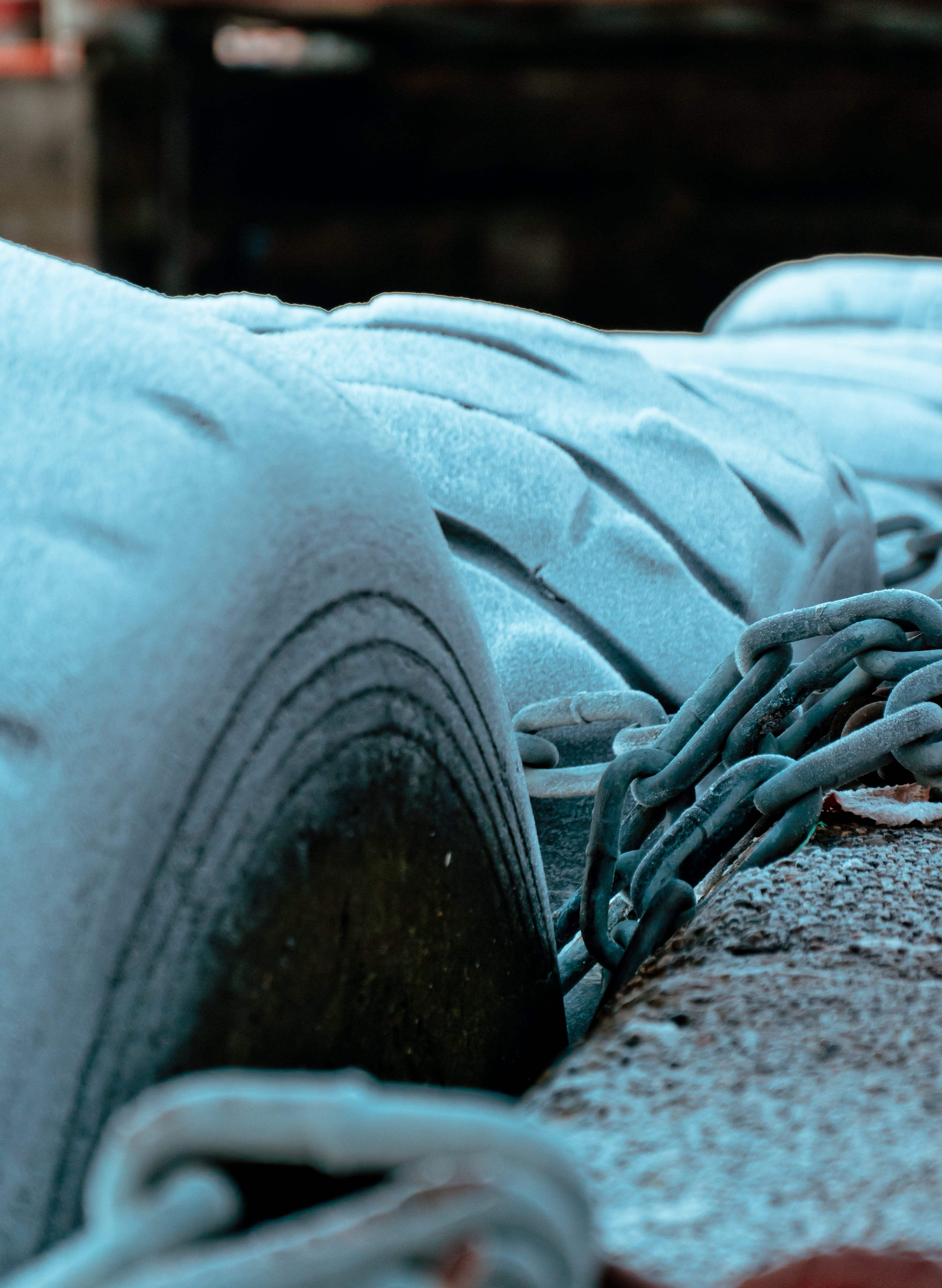 human hand, work, mountains, cold, surface level, chain, close-up, petrified, hard, dirt, white, architecture, selective focus, tire, human body part, frozen, Phone HD Wallpaper