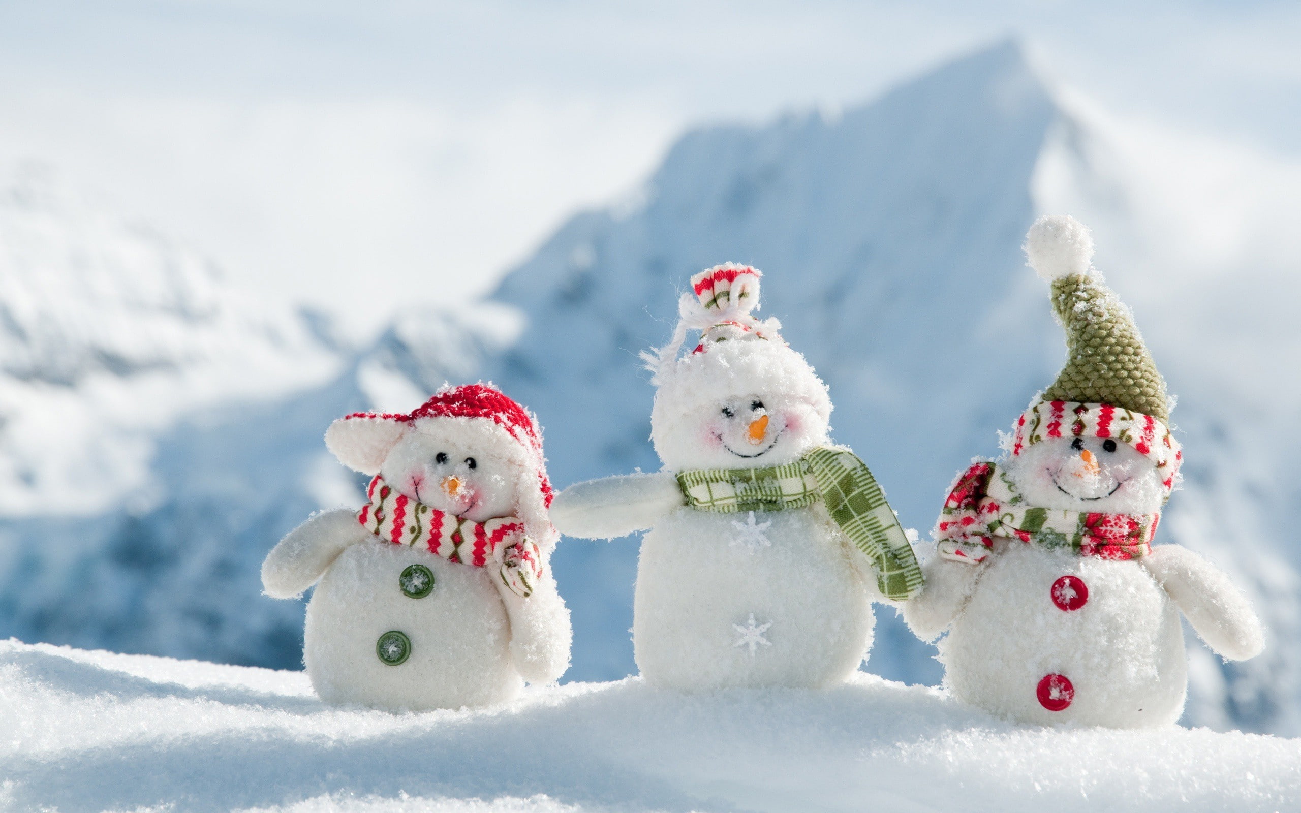 scenics - nature, day, snow, focus on foreground, 2K, white color, christmas, snowmen, human representation, nature, art and craft, winter, creativity, HD Wallpaper
