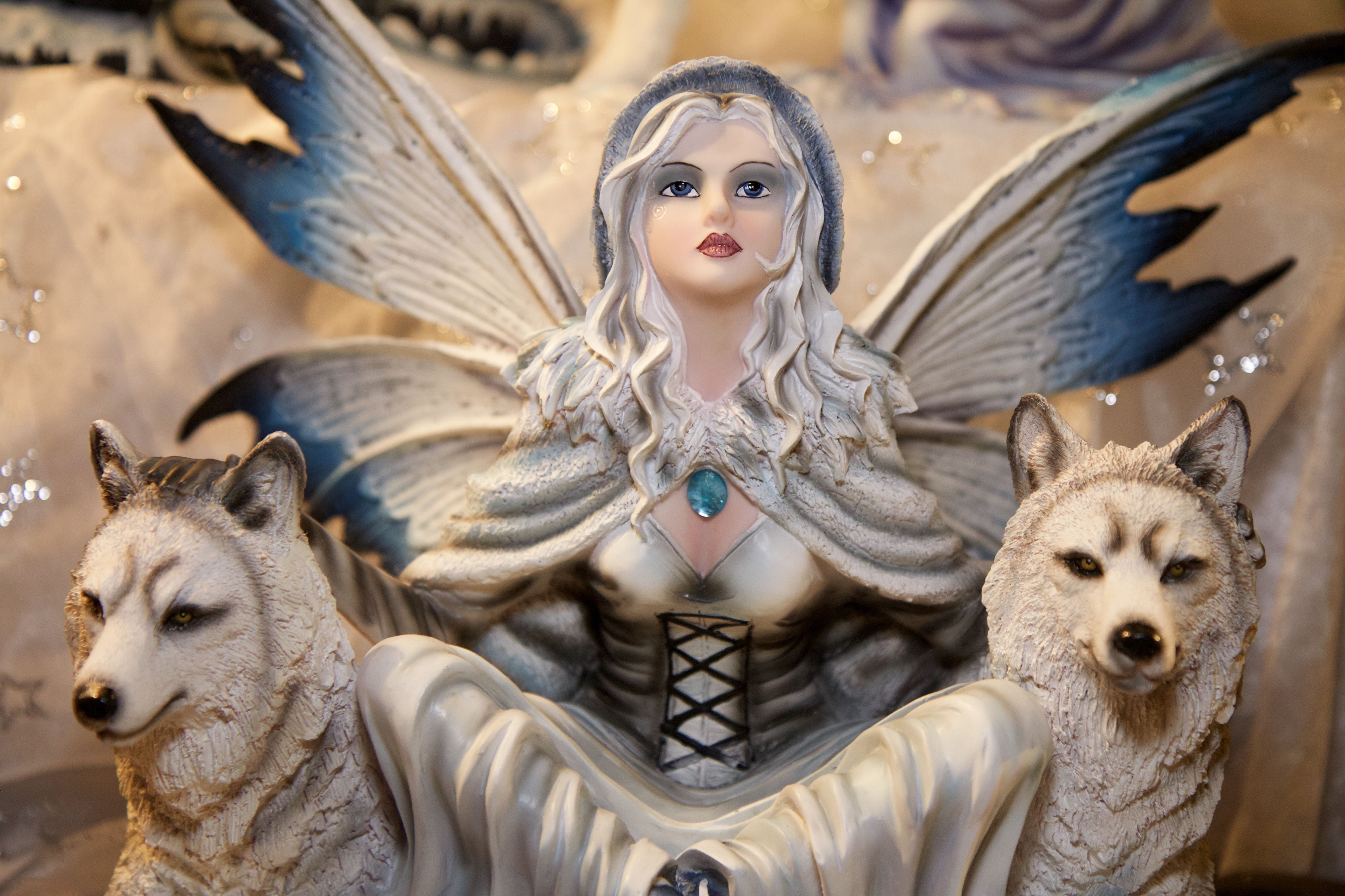 one animal, day, religion, history, two, art and craft, angel, craft, one person, figurine, female likeness, statue, sculpture, creative, Fee, spirituality, HD Wallpaper