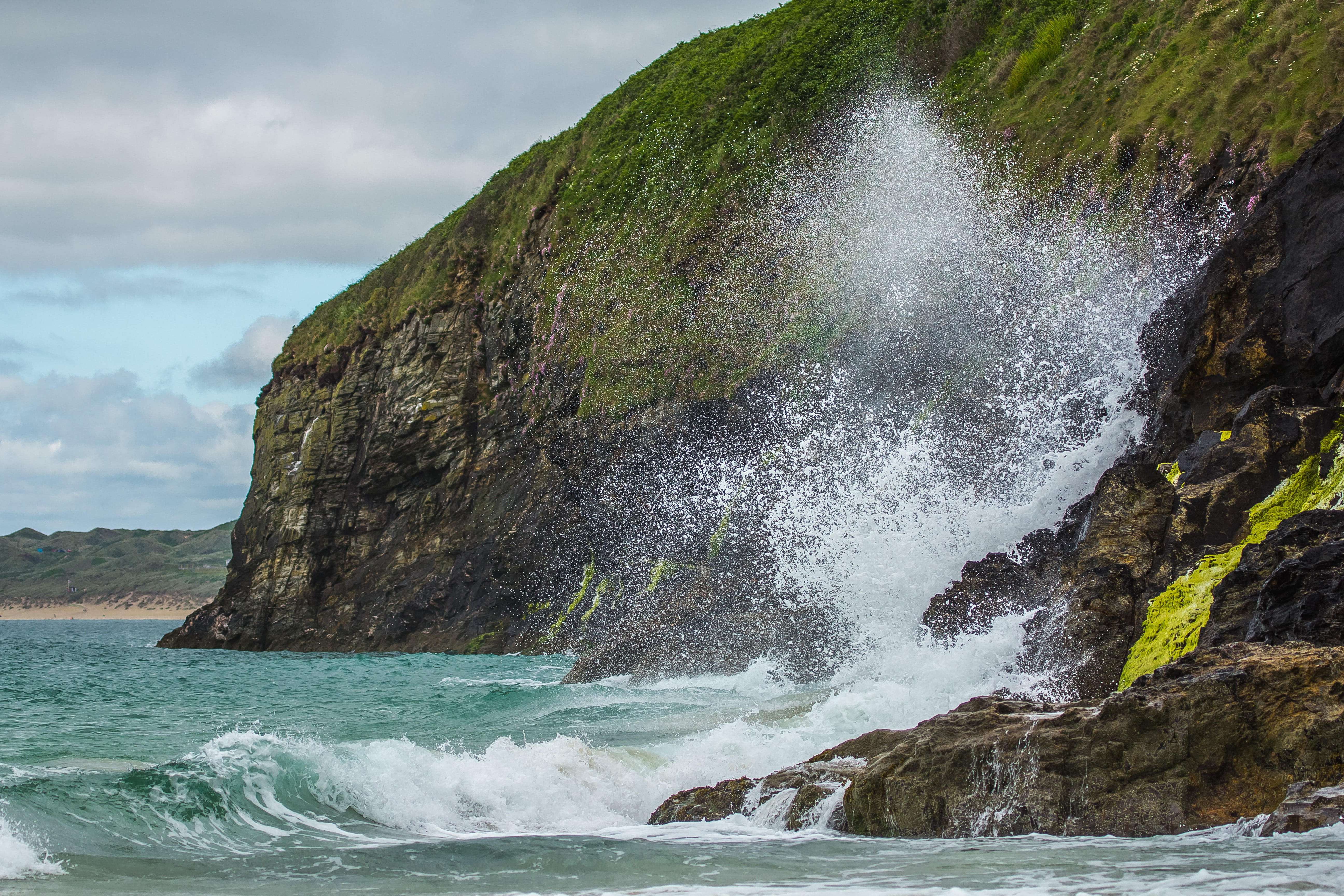 nature, england, coastline, shore, wave, solid, rocky, ocean, rock formation, splashing, water, waves, power in nature, beach, cornwall, sky, hitting, day, HD Wallpaper