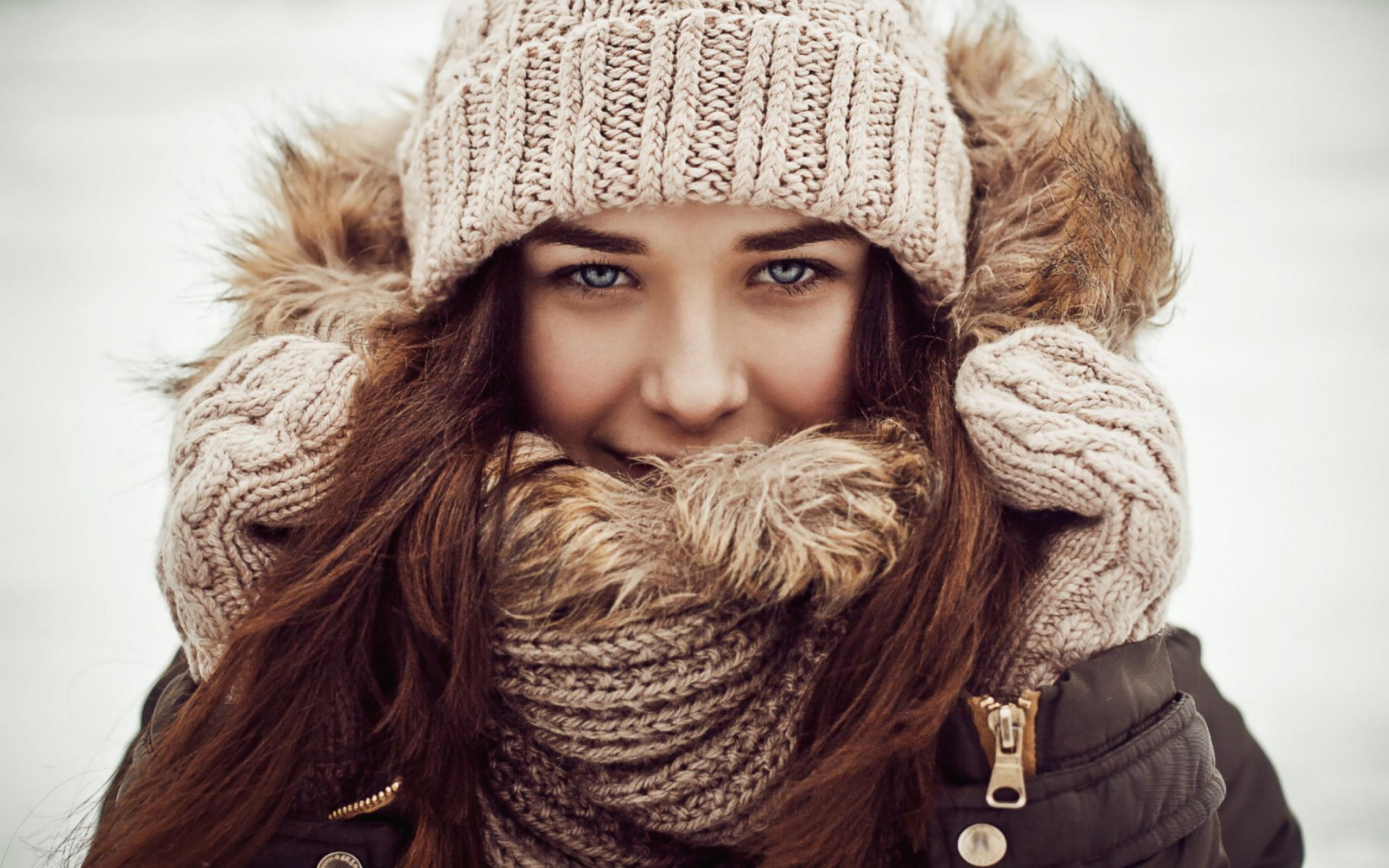 mittens, brunette, scarf, women, blue eyes, 2K, HD Wallpaper