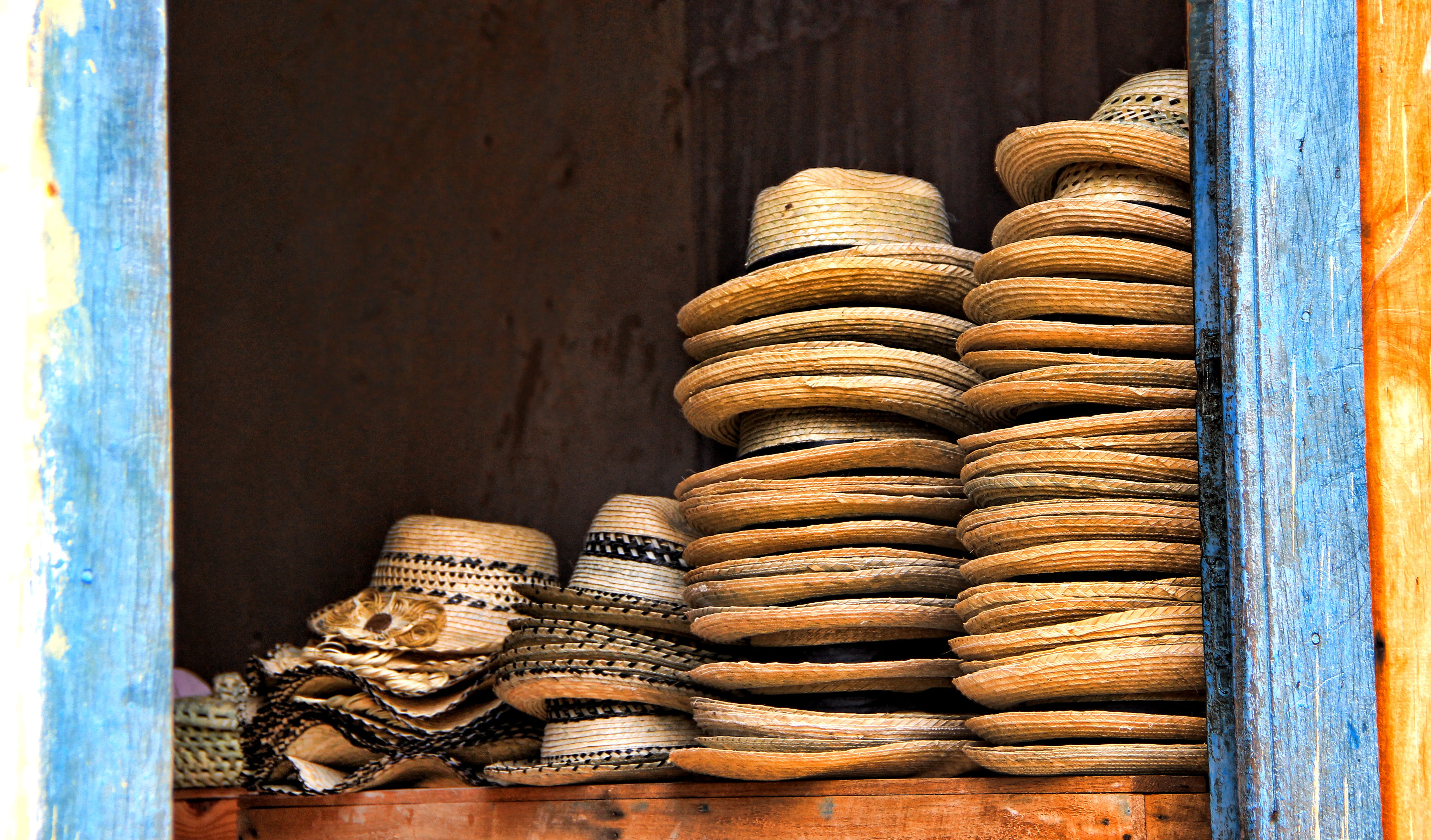 large group of objects, straw hat, container, 4K, cuban, music, no people, stack, basket, attitude to life, abundance, indoors, day, sale, close-up, hat, HD Wallpaper