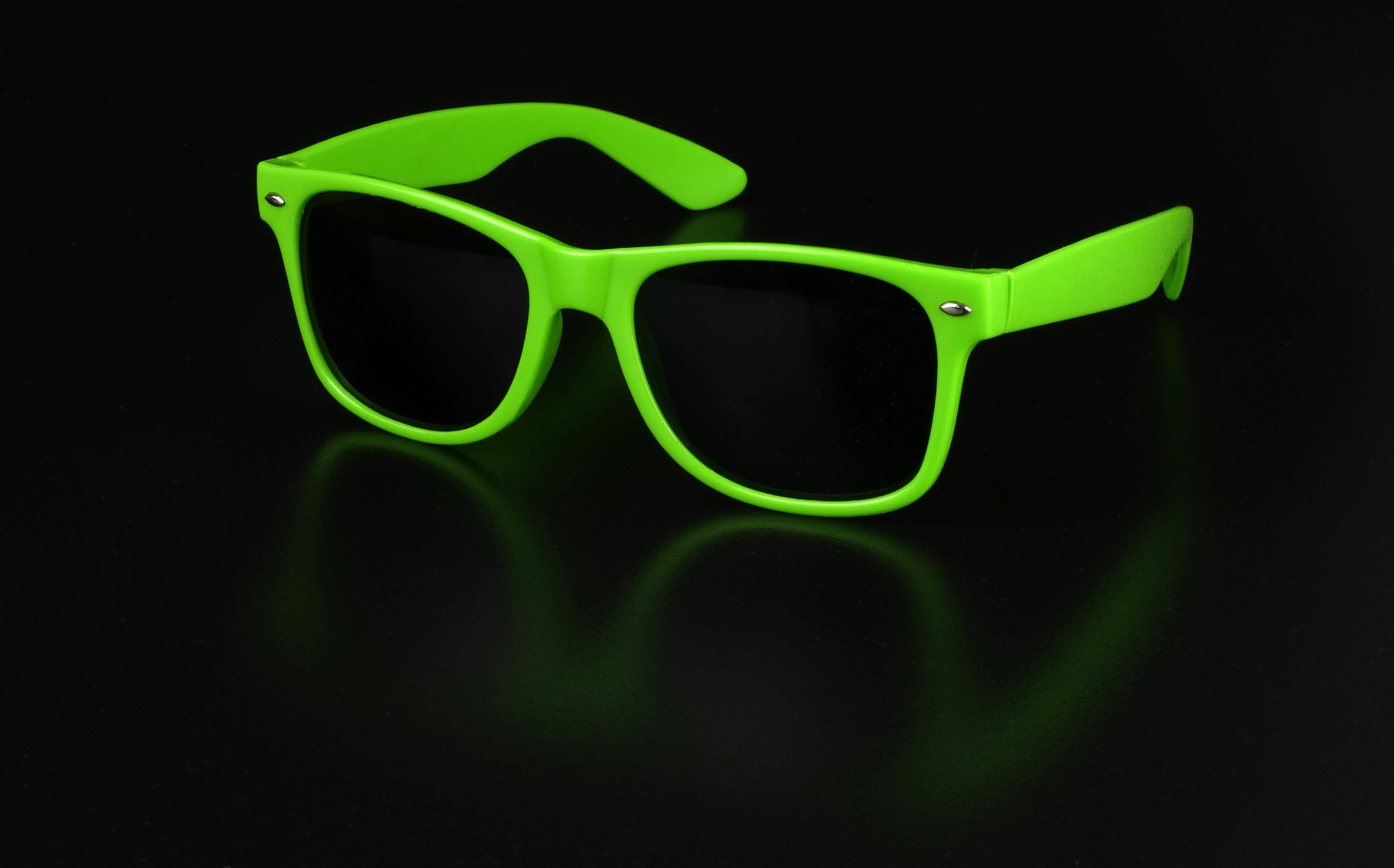 still life, aggression, neon, 4K, style, personal accessory, eyeglasses, fashion, vacations, glasses, single object, summer, studio shot, green color, HD Wallpaper
