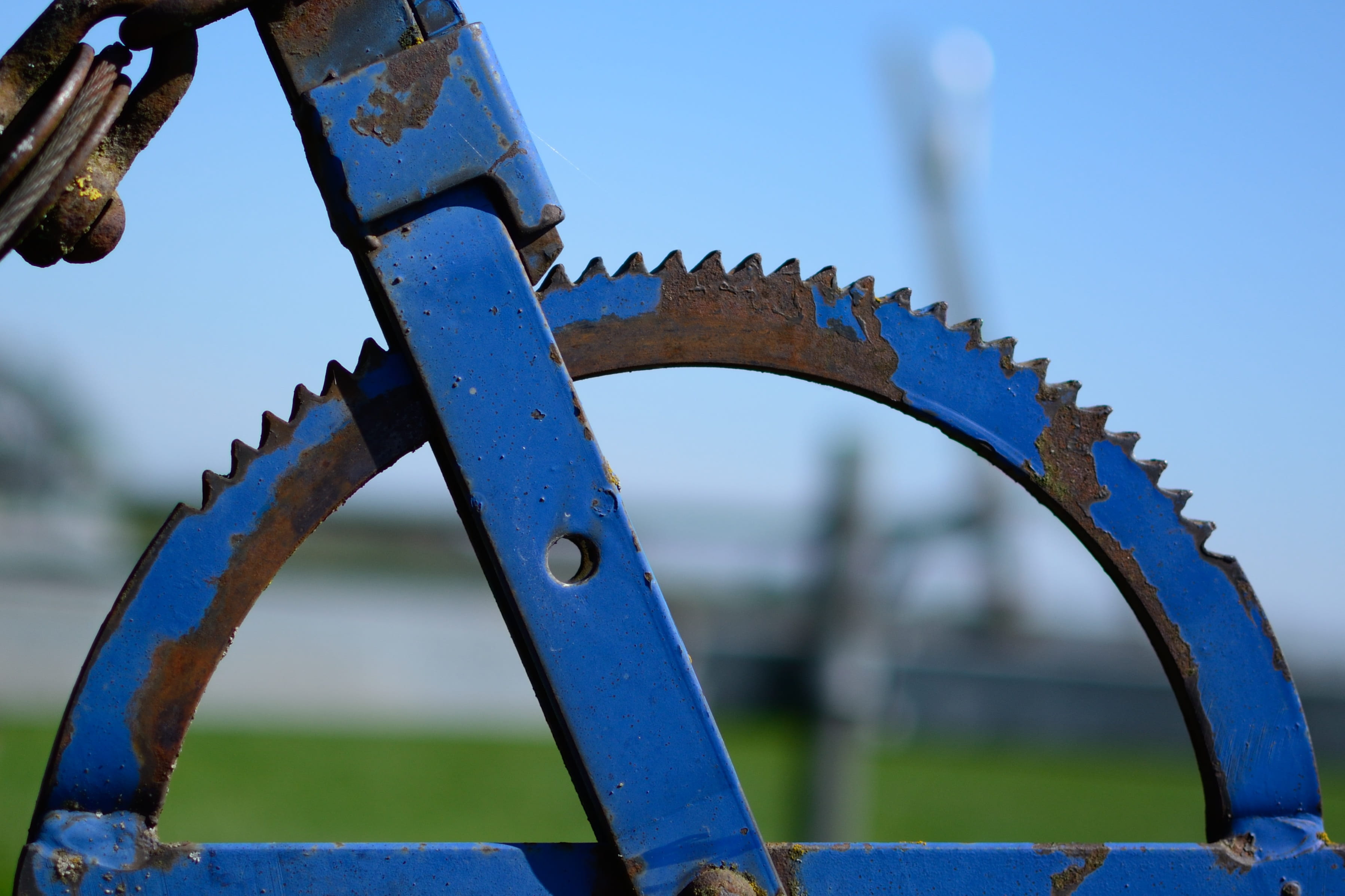 how works, equipment, outdoors, no people, day, 2K, weathered, sunlight, metal, technical devices, lever, latch, machine, industry, machinery, wheel, shape, HD Wallpaper