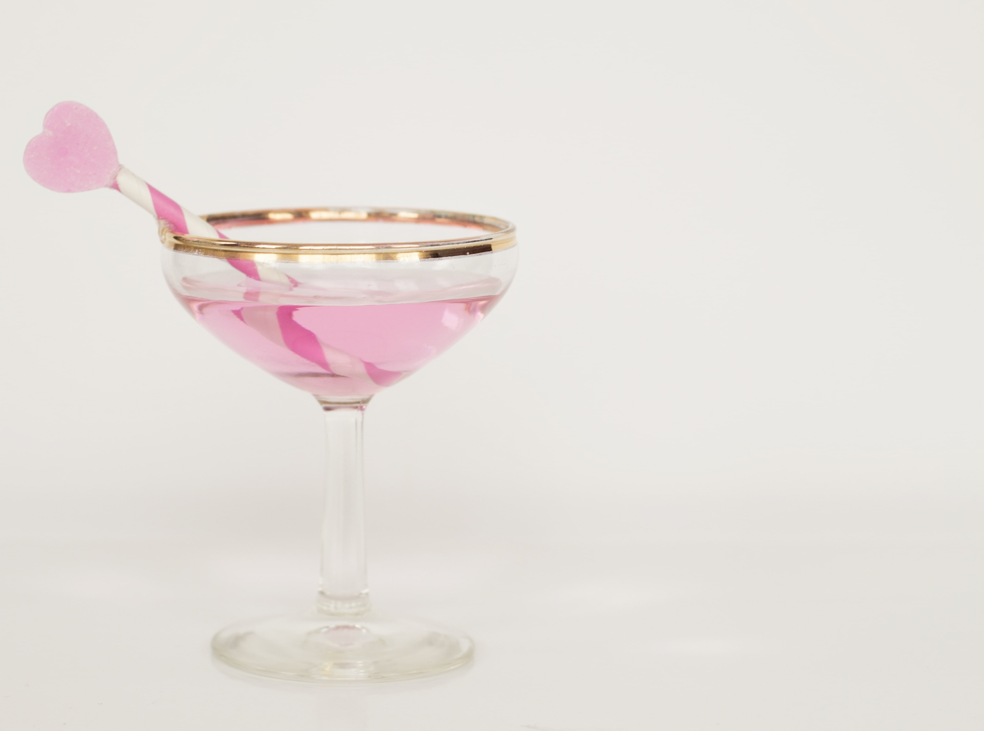 February, Sweet, Pink, Holiday, drinking glass, Glass, beverage, food, Romantic, occasion, copy space, cheers, happiness, Celebration, Festive, valentinesday, HD Wallpaper