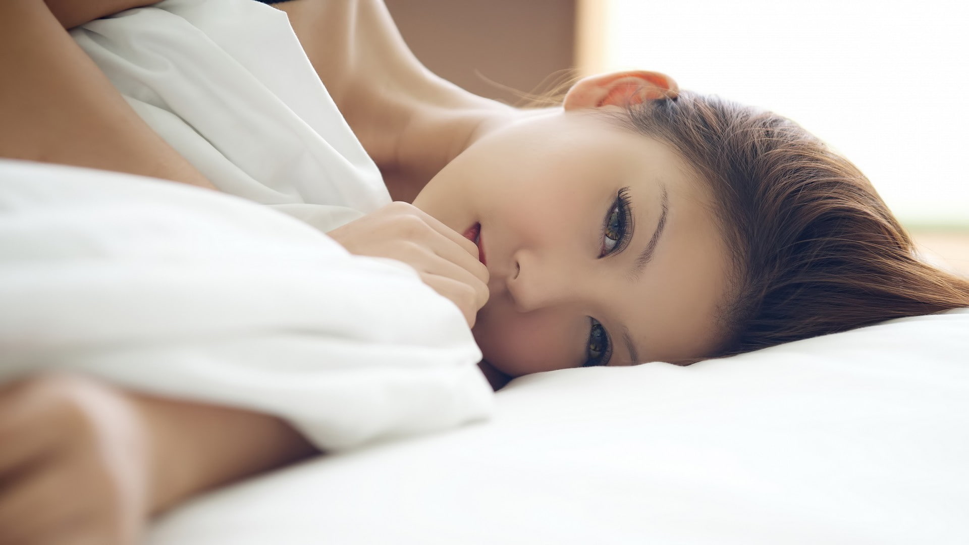 brunette, model, Japanese, women, in bed, 1080P, HD Wallpaper