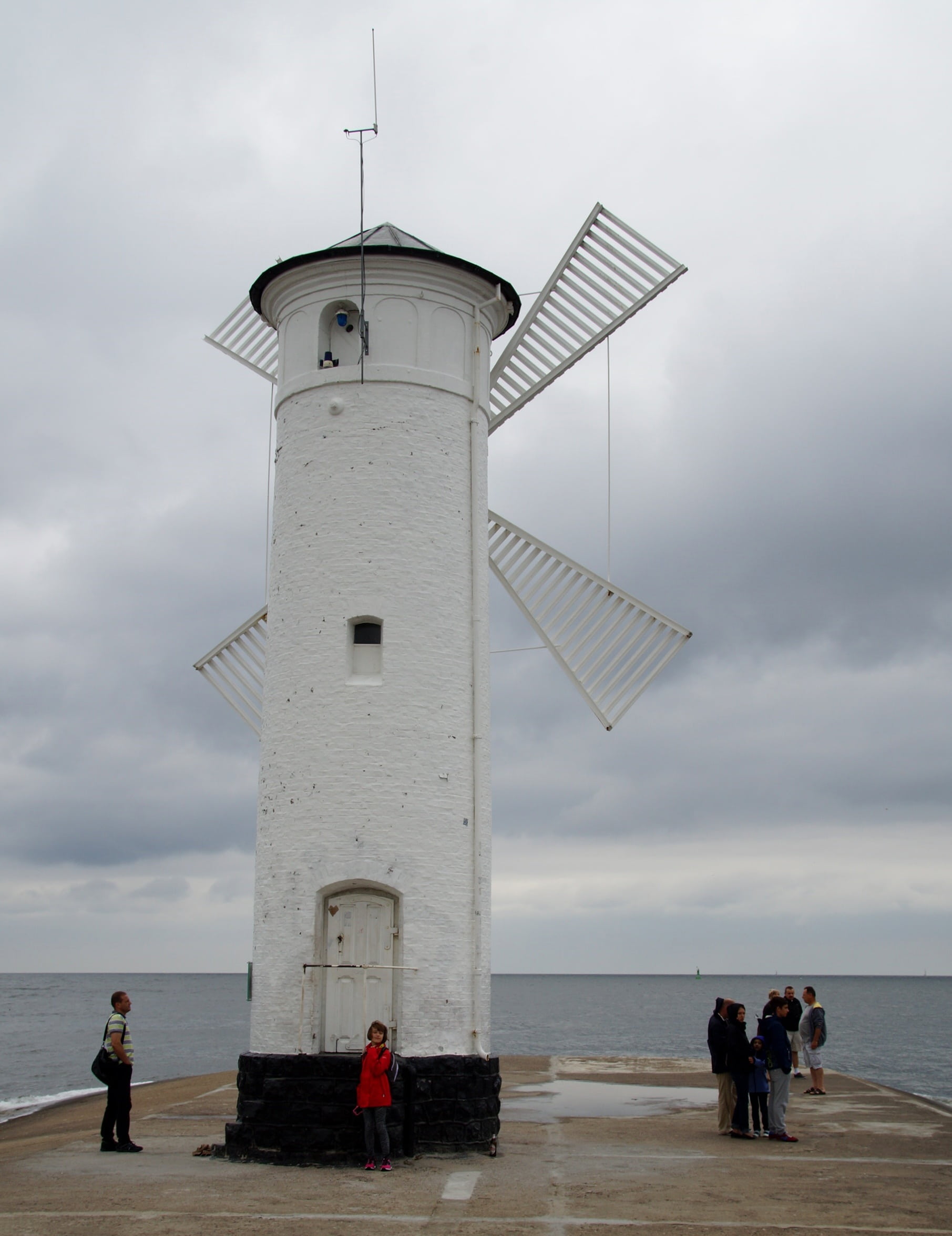 land, swinoujscie, nature, real people, sky, cloud - sky, adult, built structure, lighthouse, leisure activity, men, horizon over water, 1080P, outdoors, Phone HD Wallpaper